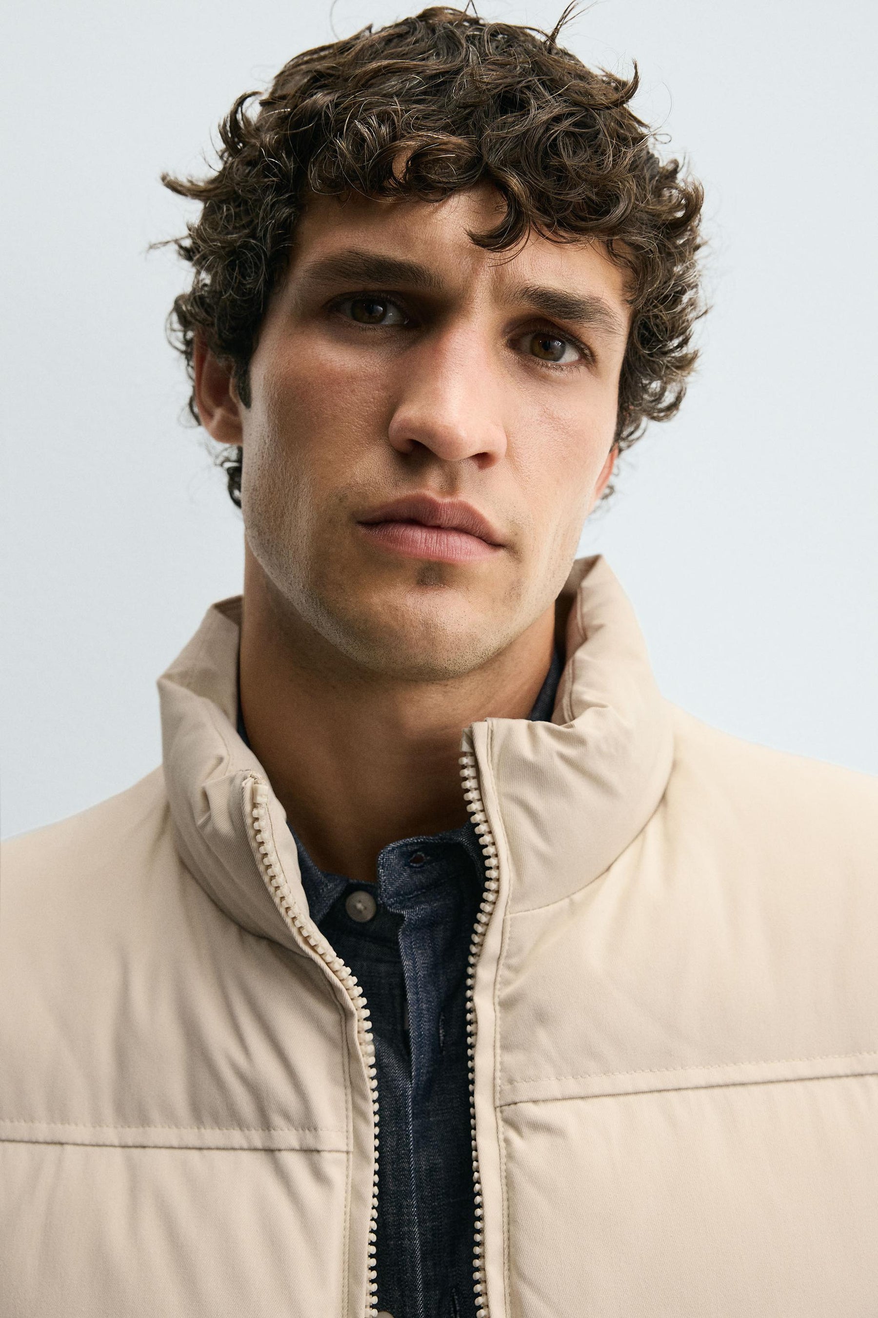 REGULAR FIT PADDED GILET - Image 6