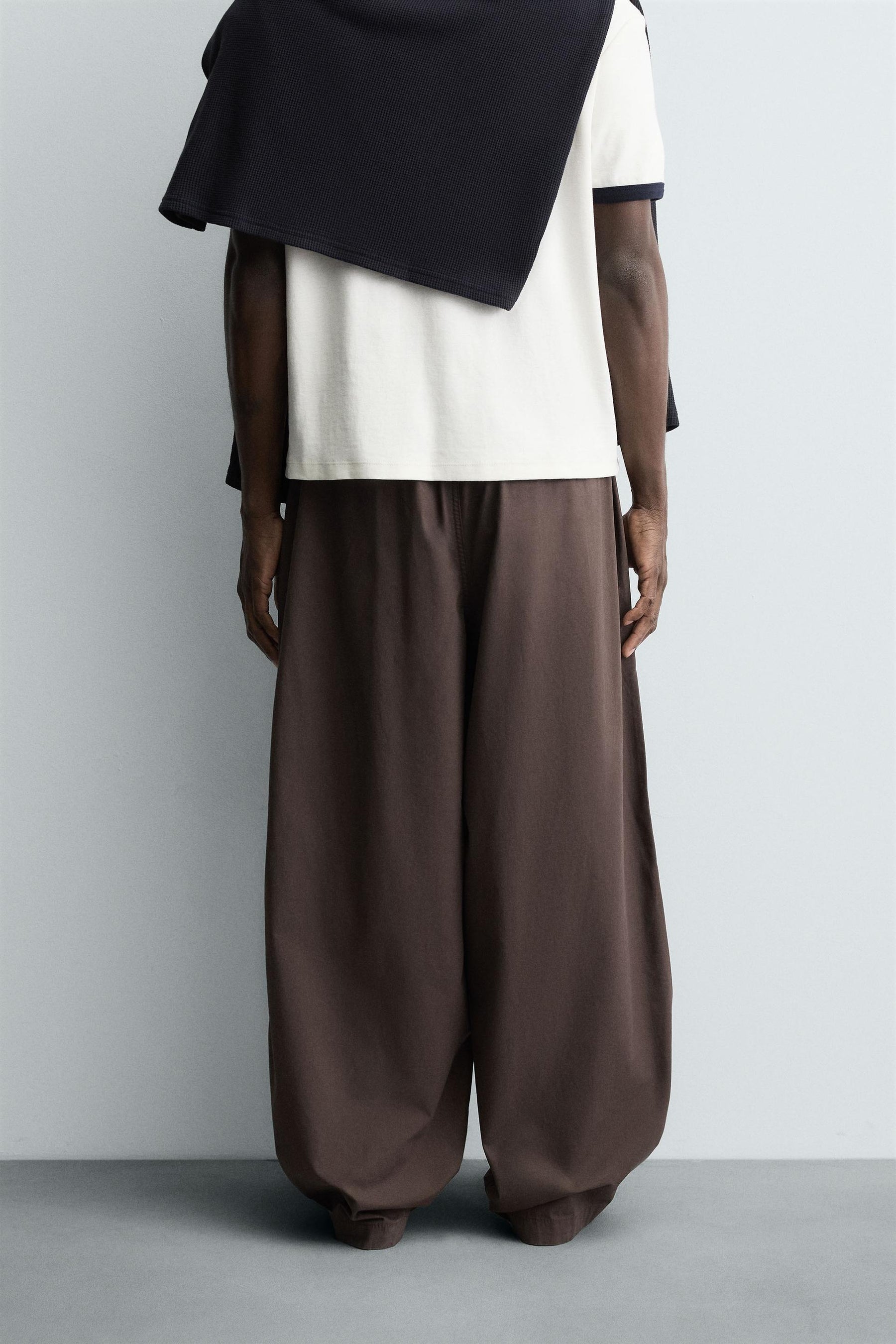 BALLOON FIT PLEATED TROUSERS - Image 3