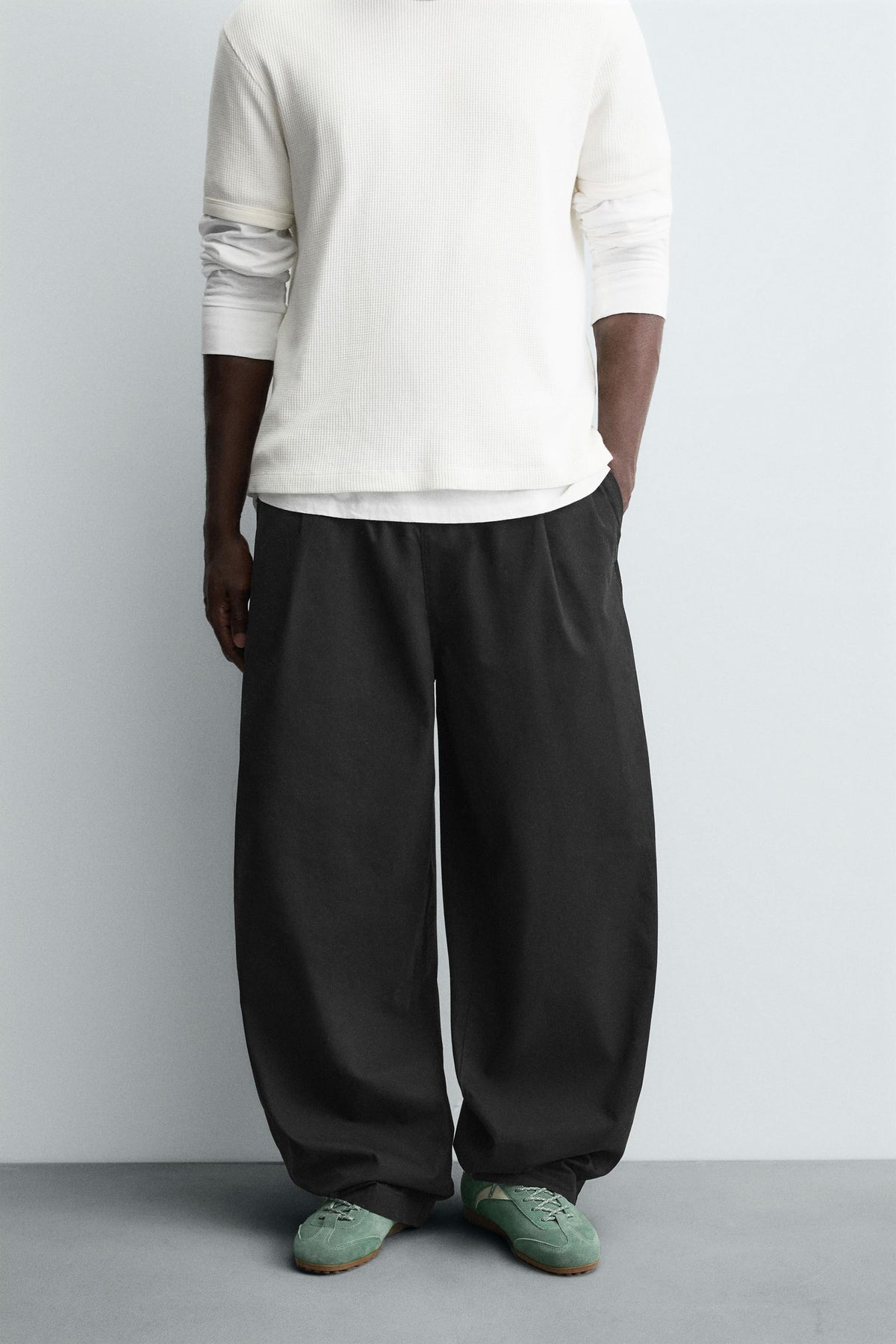 BALLOON FIT PLEATED TROUSERS - Image 2