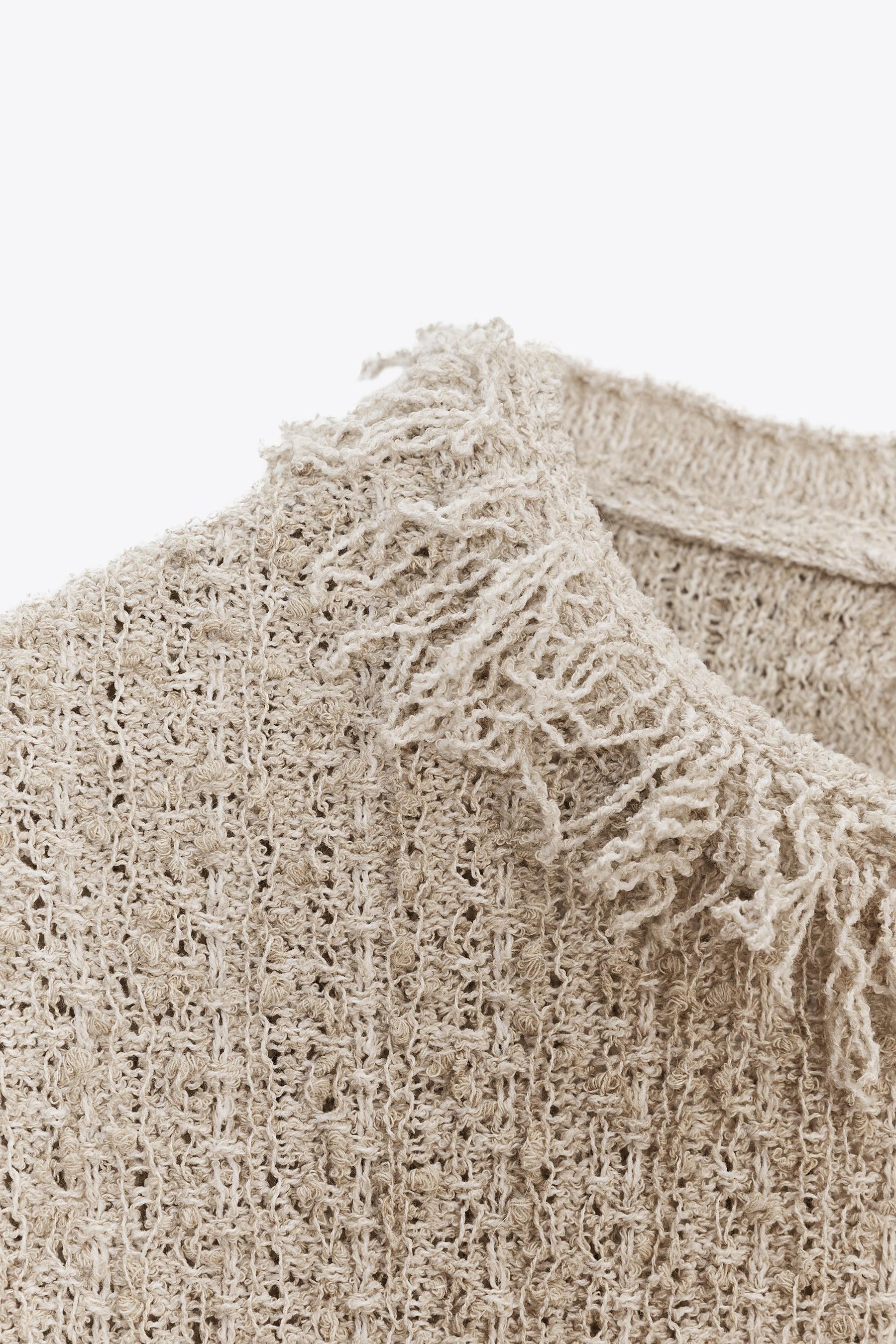 TEXTURED KNIT VEST WITH FRINGES - Image 7
