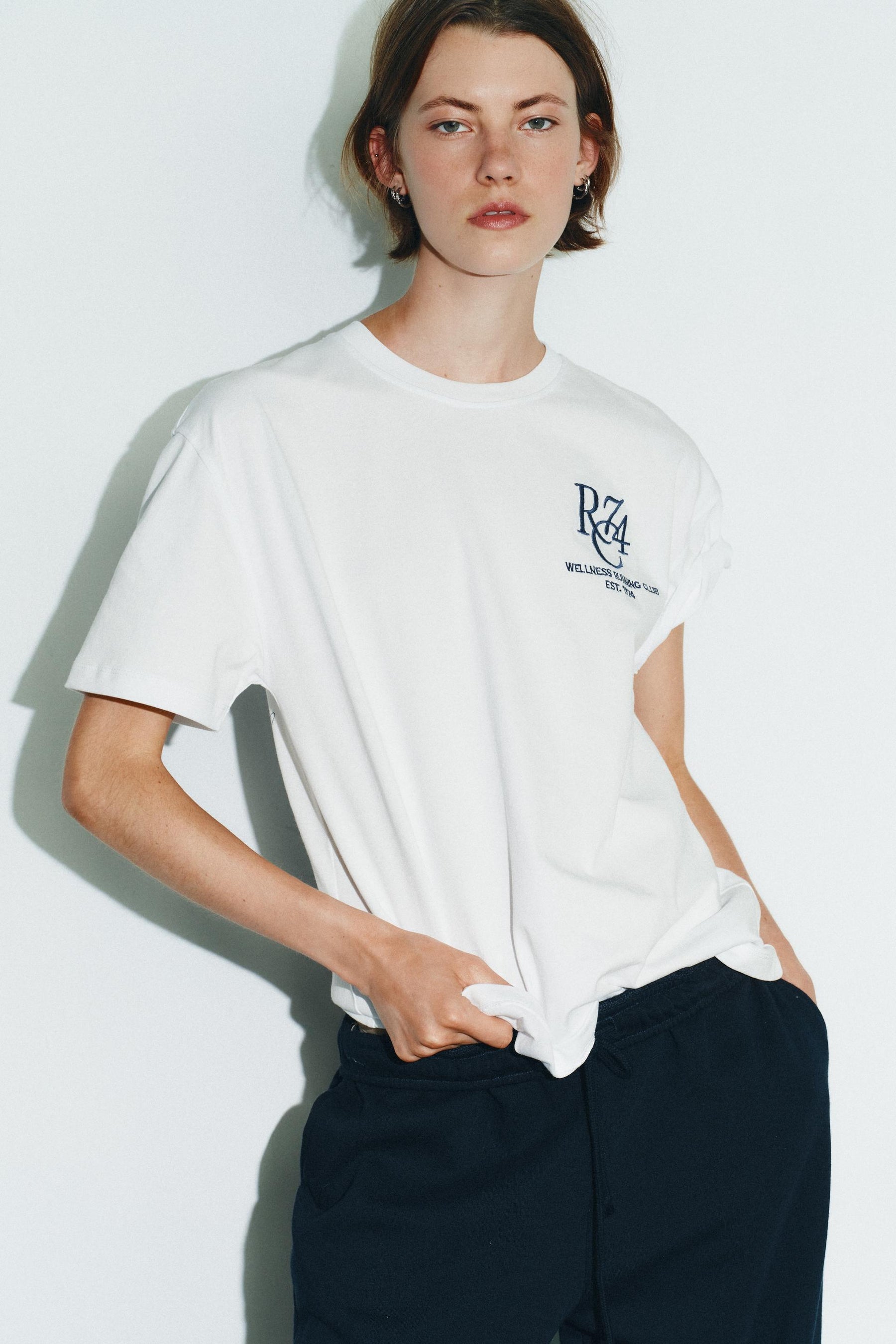 EMBROIDERED T-SHIRT