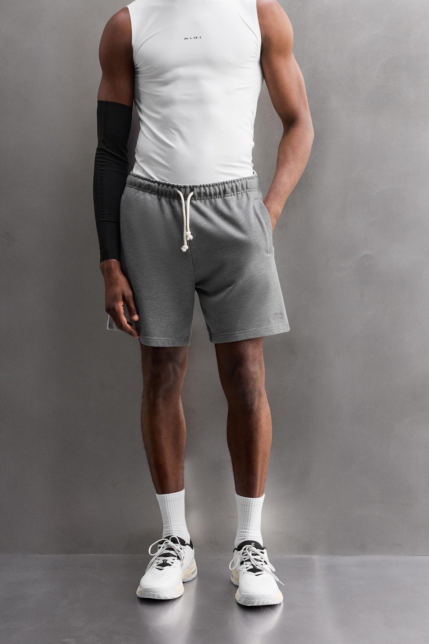TRAINING JOGGER SHORTS - Image 2