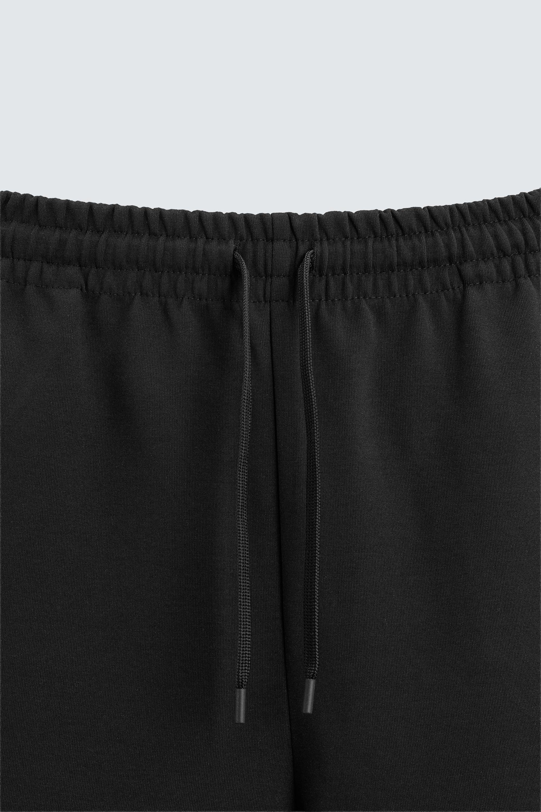 TECHNICAL INTERLOCK BERMUDA SHORTS - Image 8