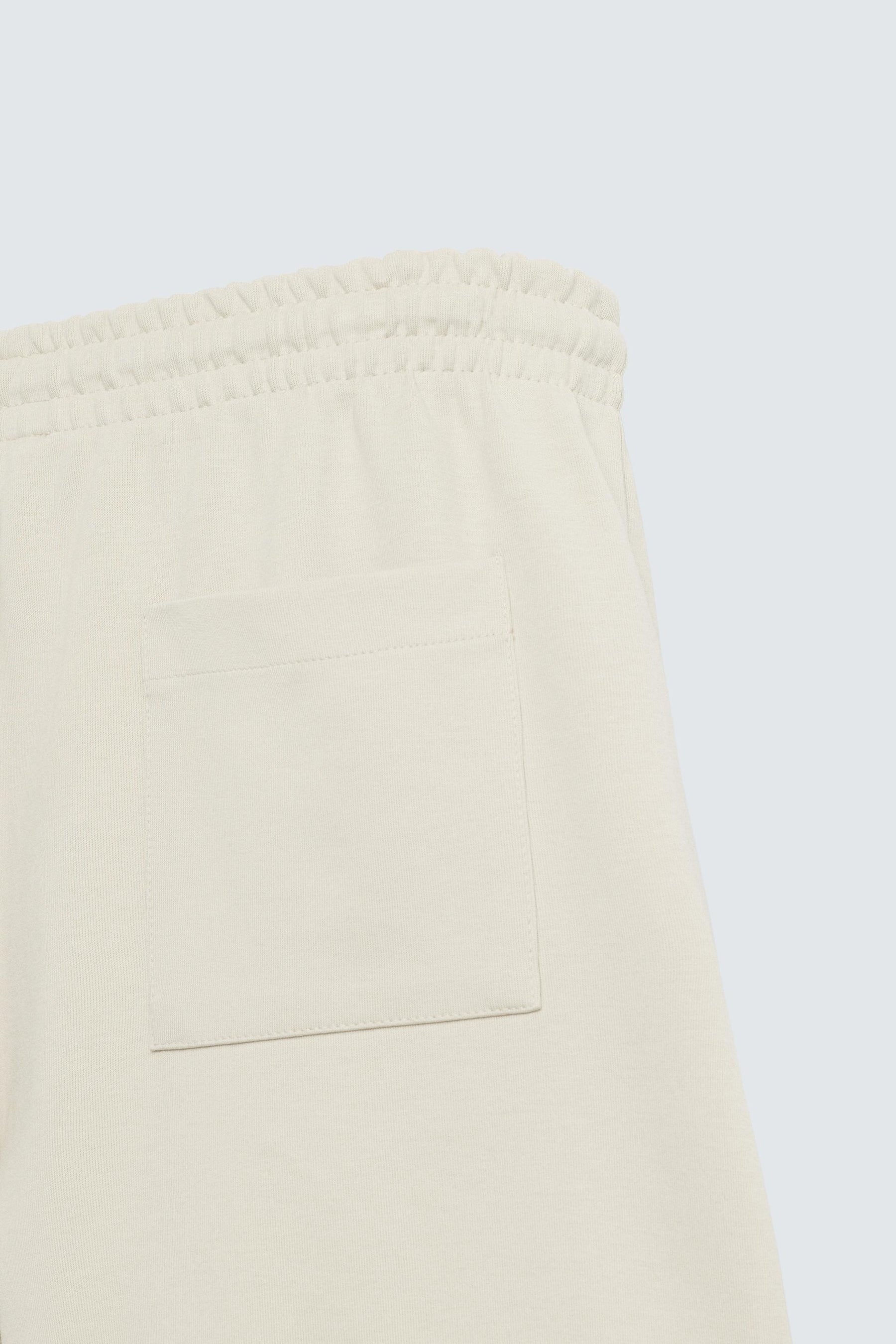 TECHNICAL INTERLOCK BERMUDA SHORTS - Image 9