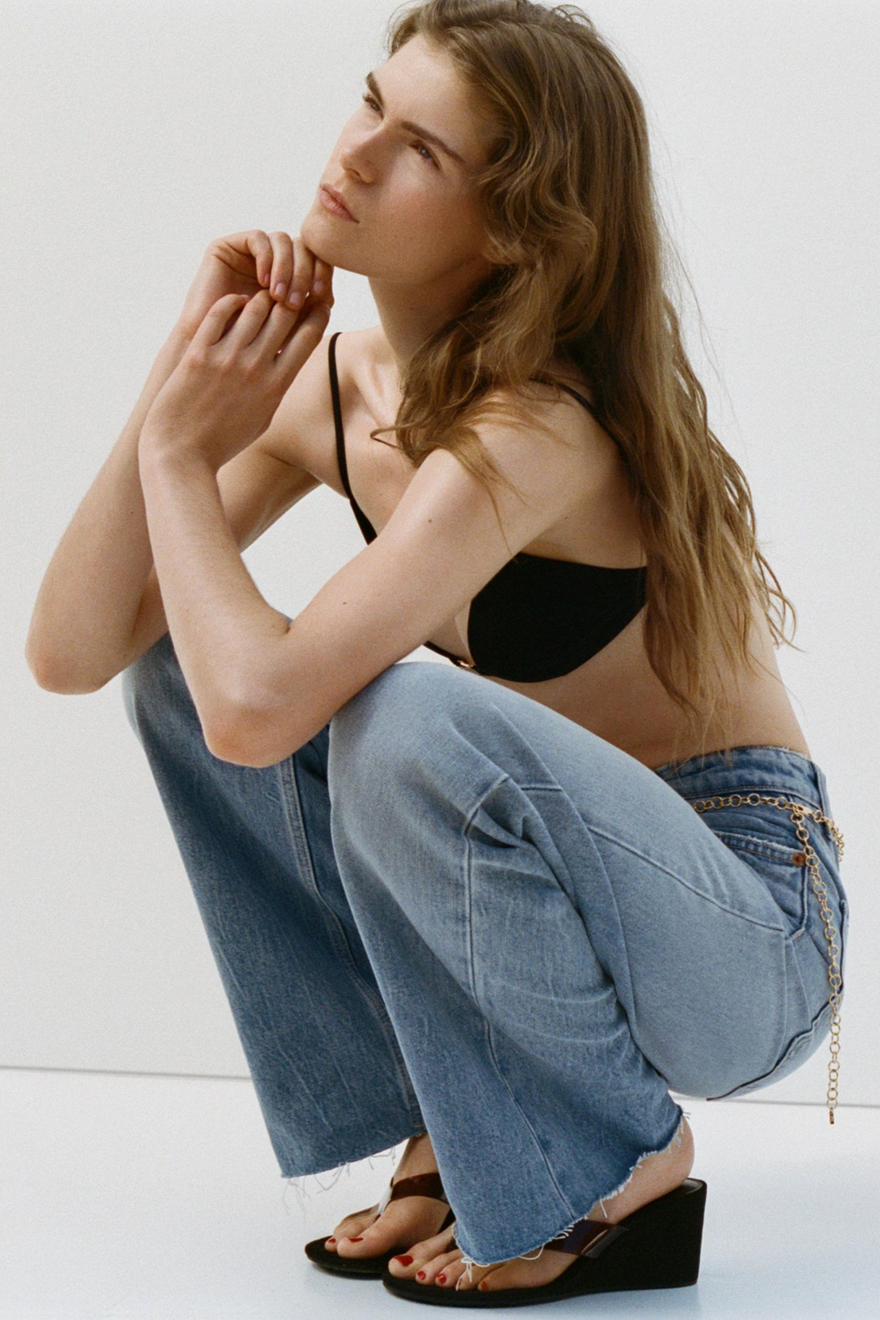 Wide-leg high-waist jeans