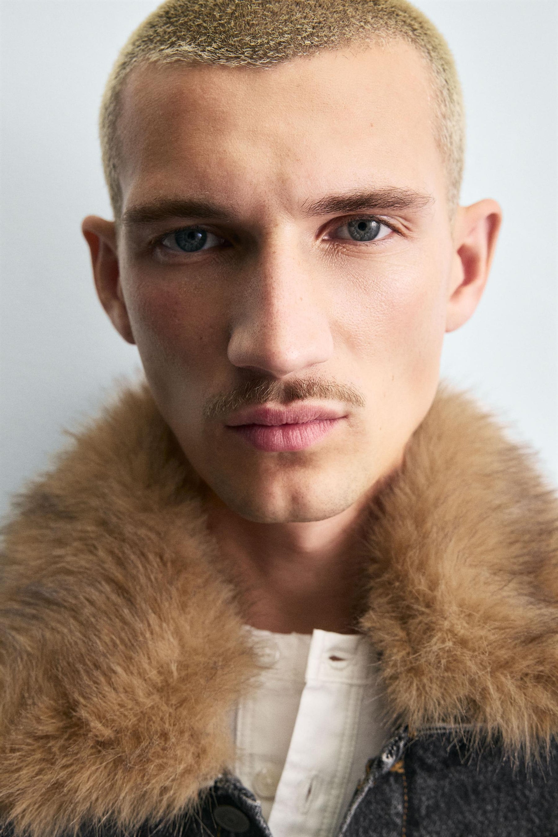 DENIM JACKET WITH FAUX FUR COLLAR - Image 5