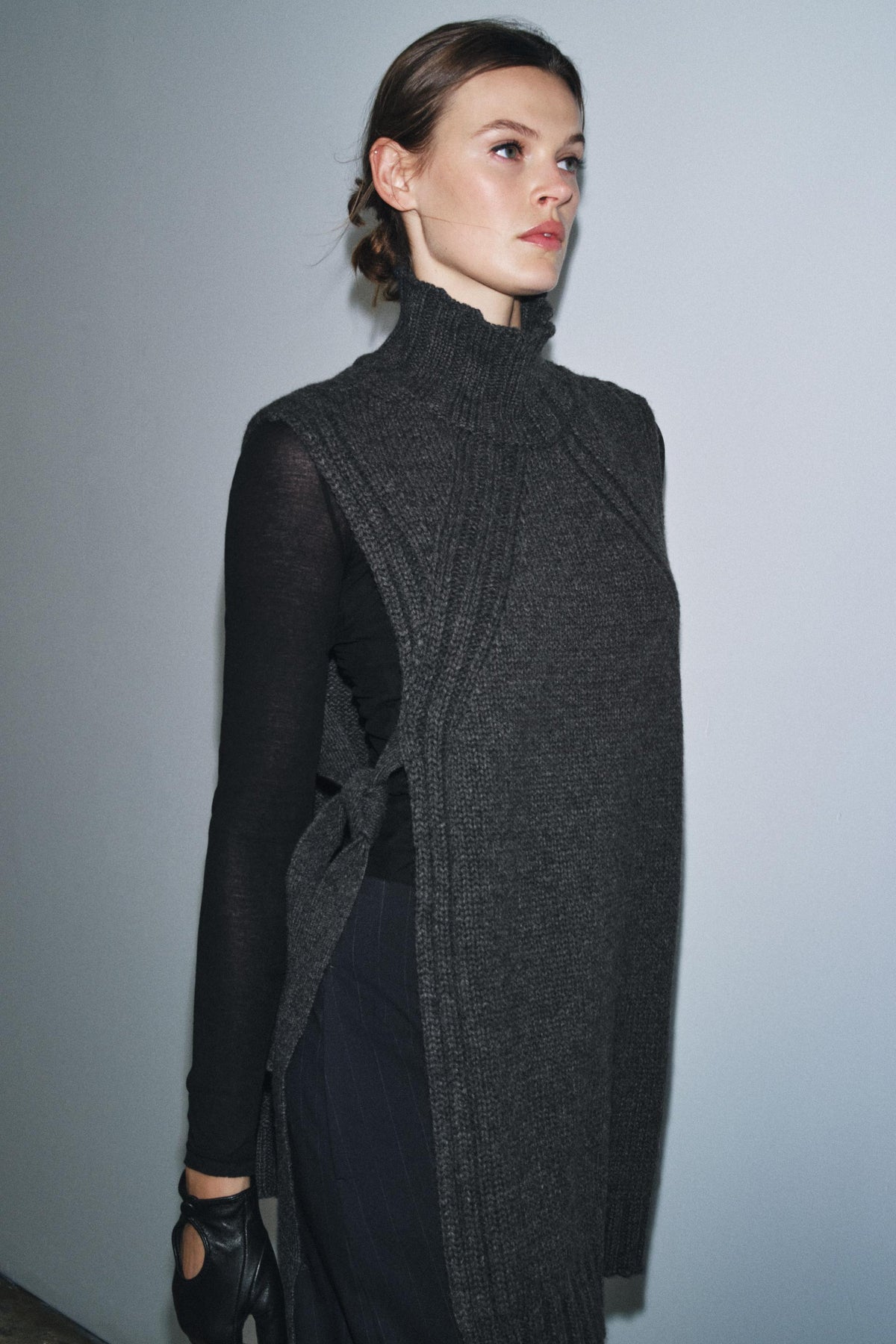 WOOL BLEND GILET WITH VENTS - Image 2