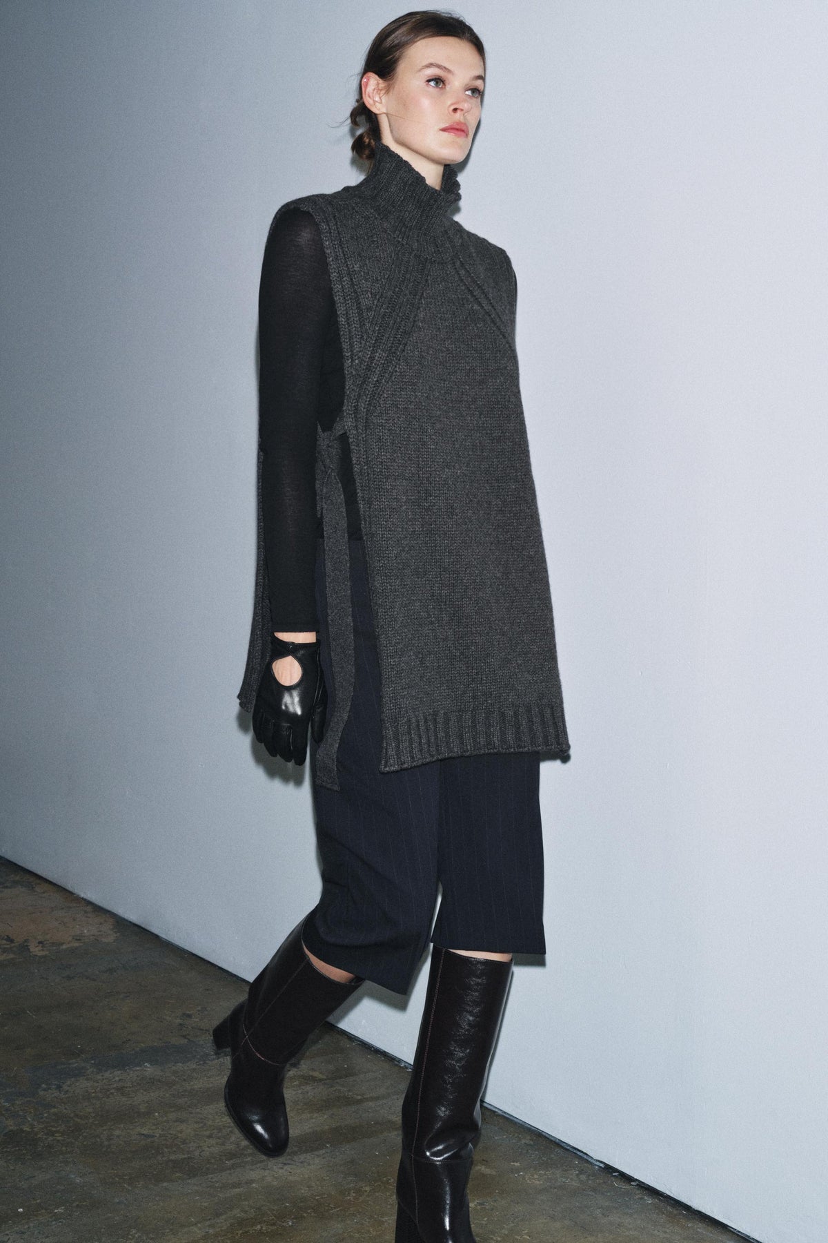 WOOL BLEND GILET WITH VENTS - Image 1