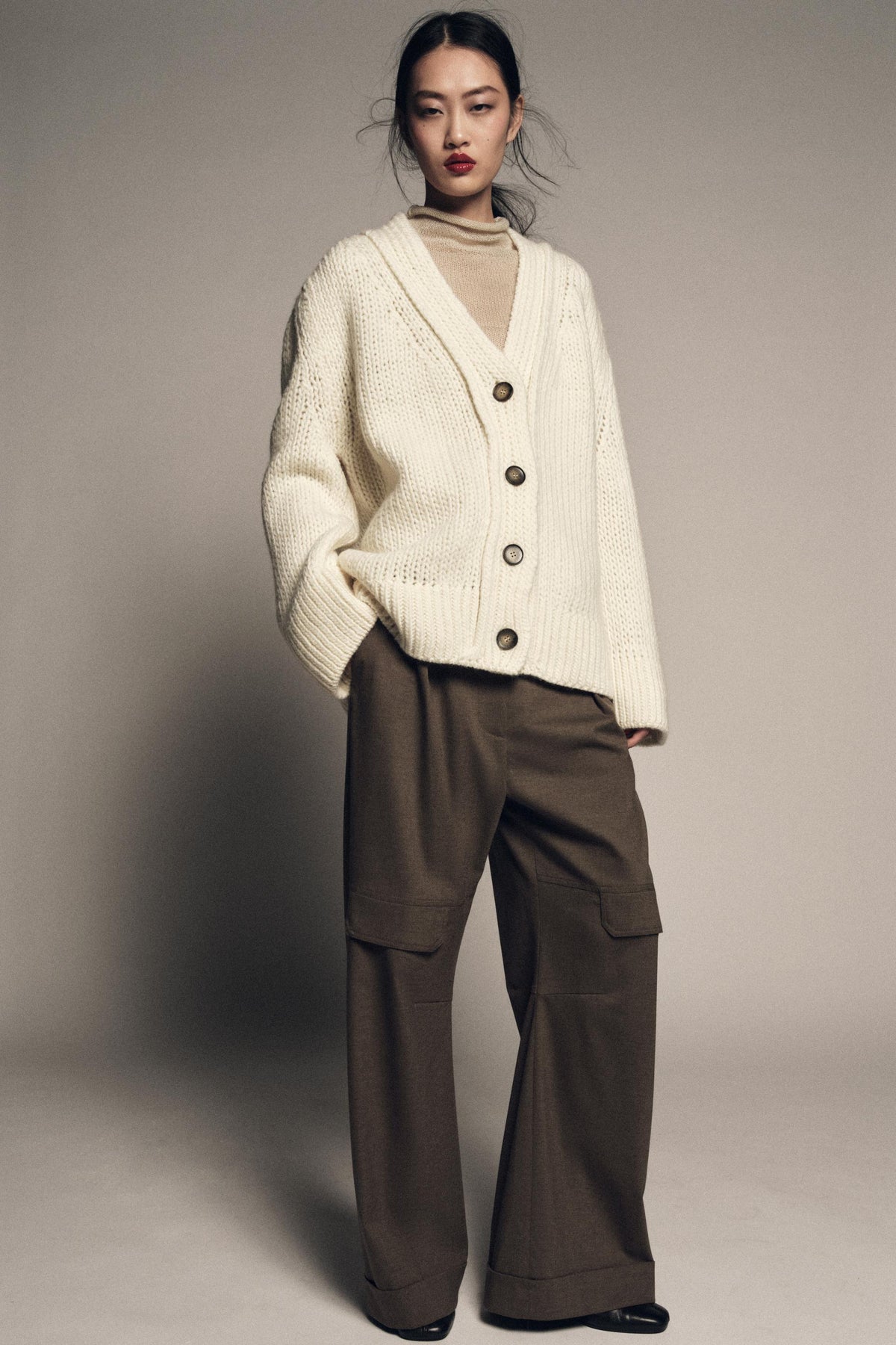 100% WOOL V-NECK CARDIGAN - Image 1