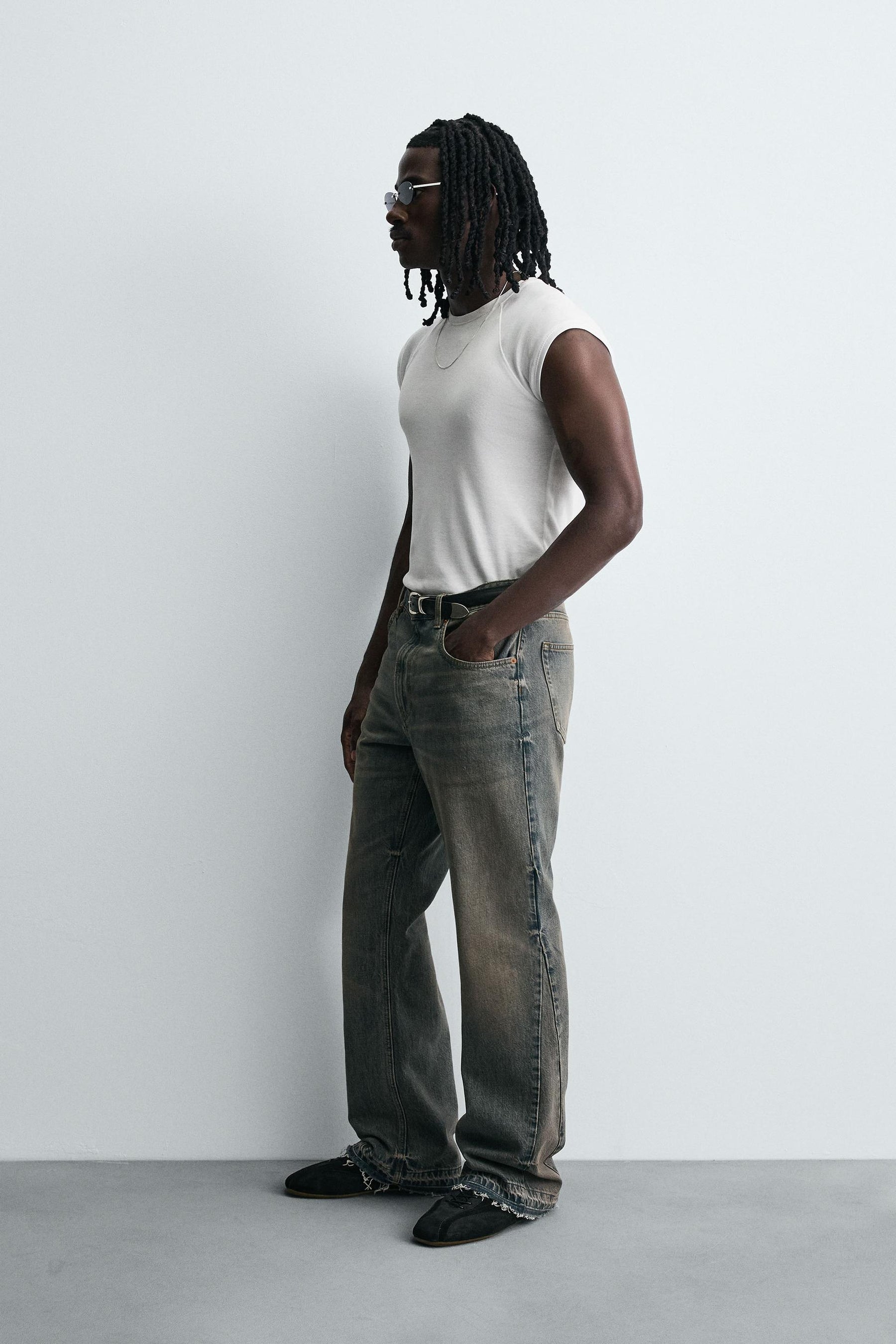 FLARE FIT JEANS - Image 4