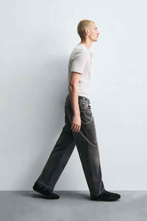 LOOSE FIT JEANS WITH PAINT SPLATTER - Image 6