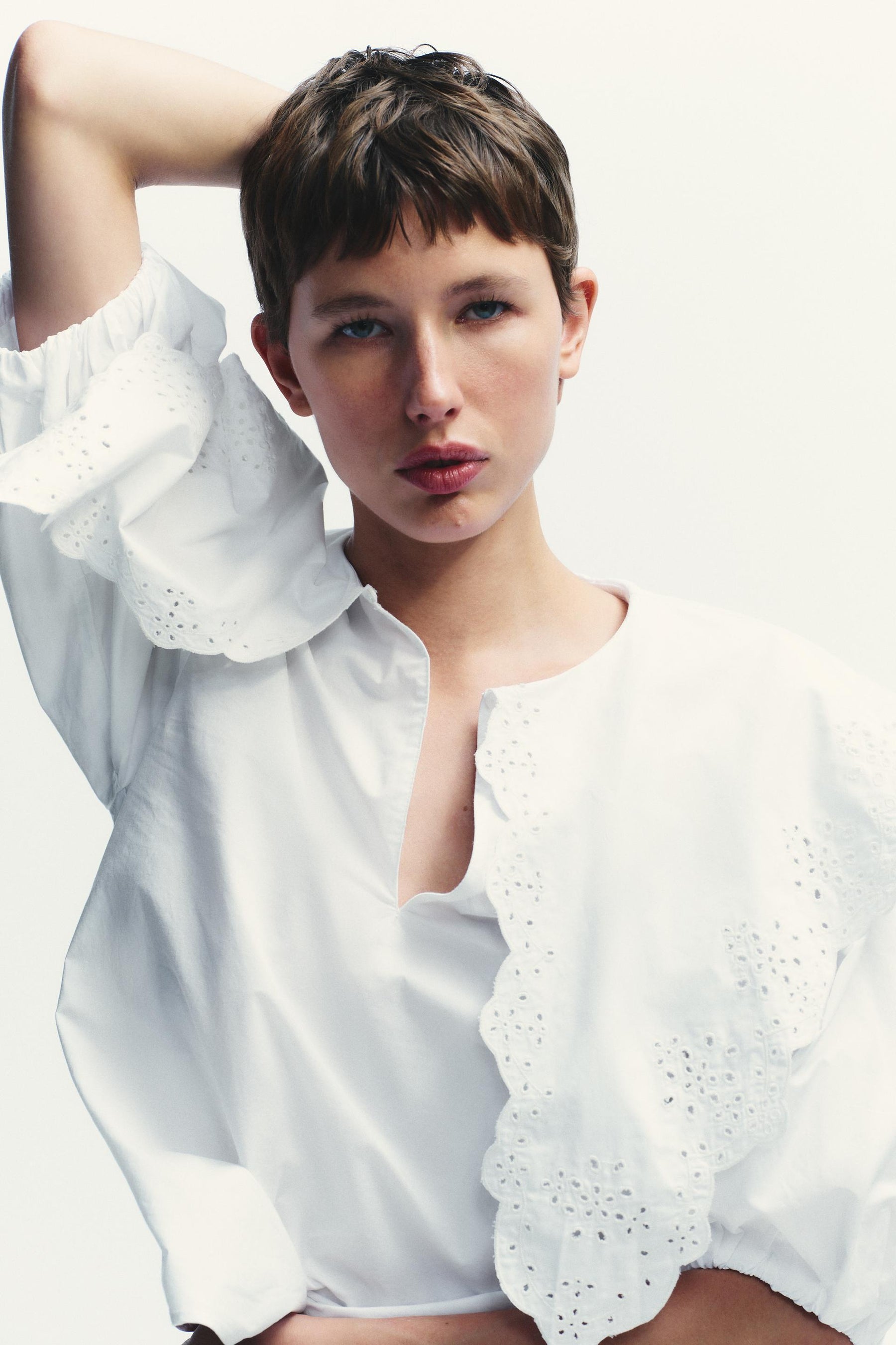 PETER PAN COLLAR SHIRT