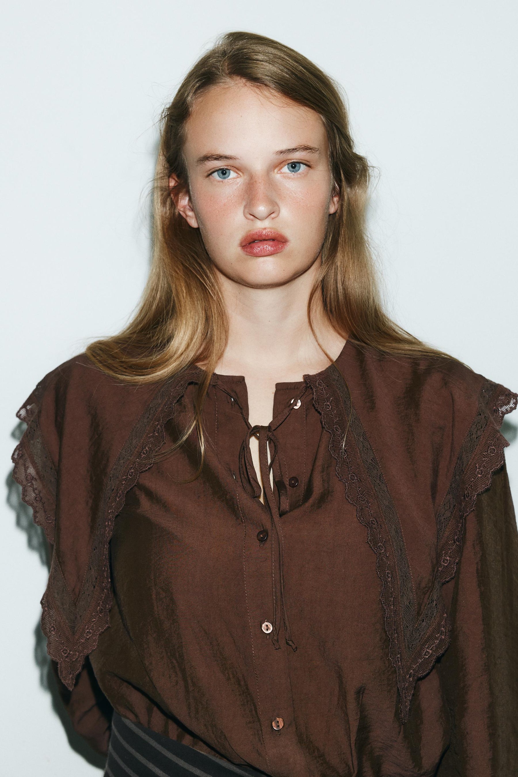 Flowing Shirt with Collar