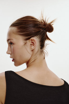 Ribbed cold-shoulder t-shirt.