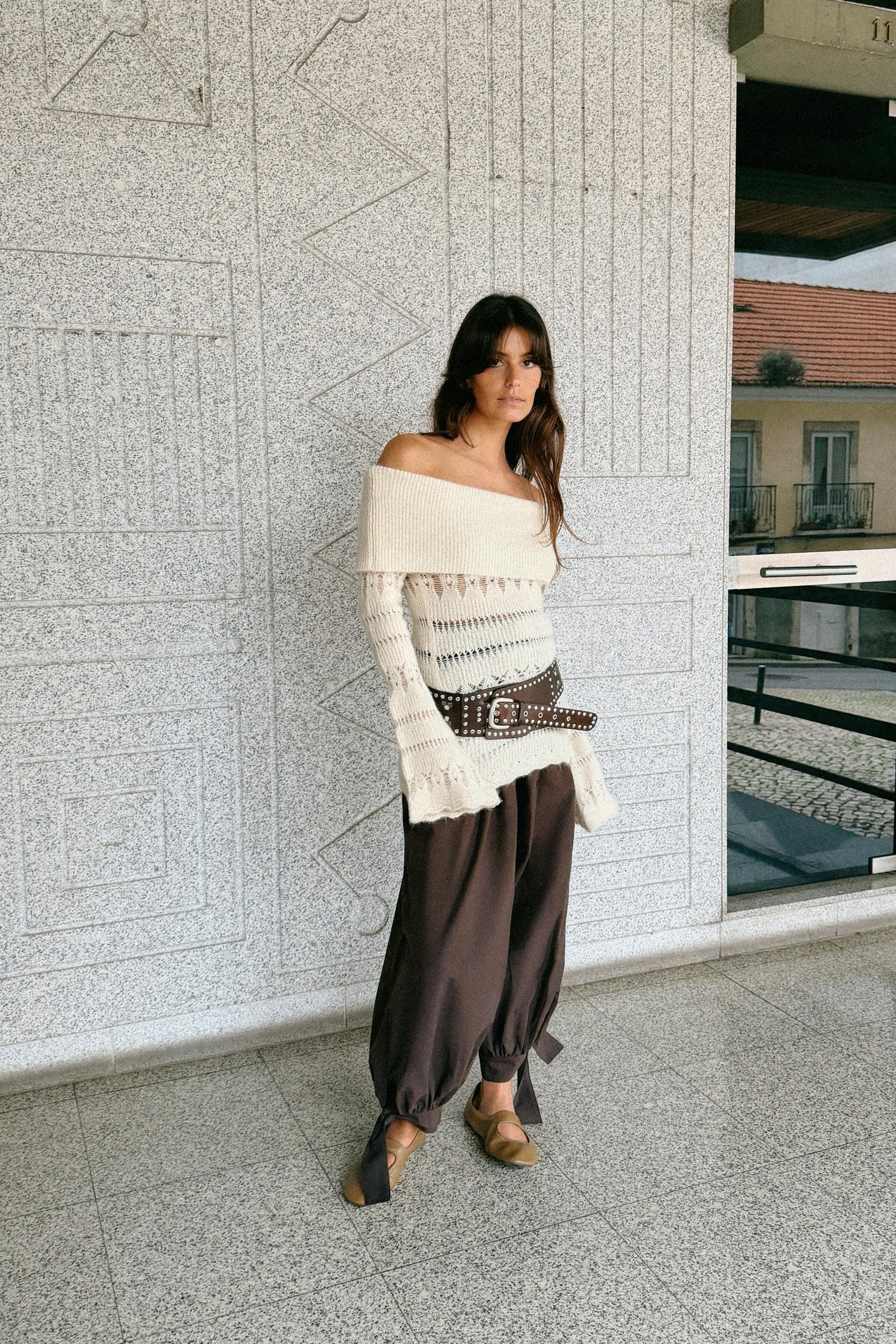 Off-shoulder openwork jumper