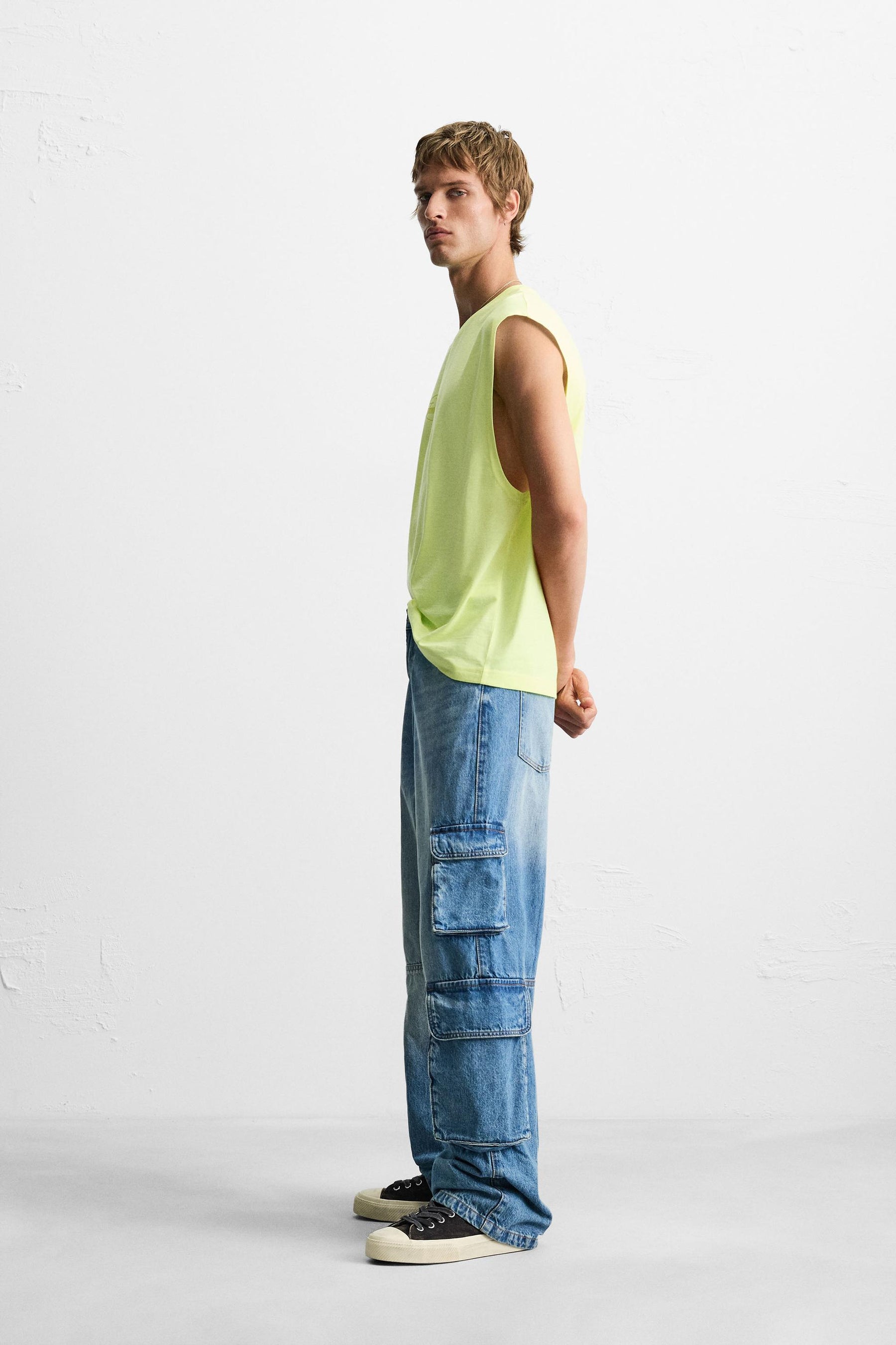 TANK TOP WITH RAISED PRINT - Image 4