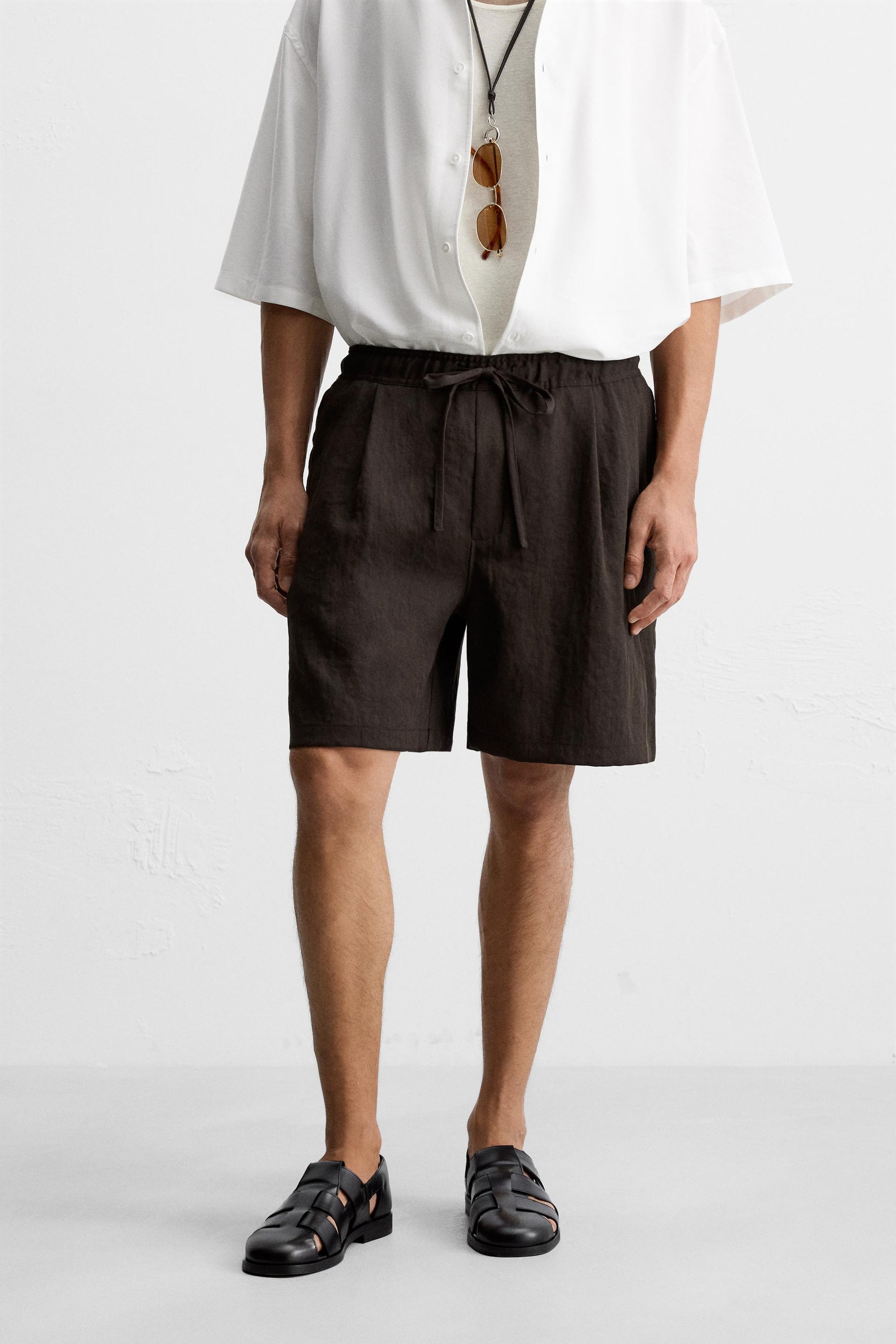 PLEATED FLOWING BERMUDA SHORTS - Image 2