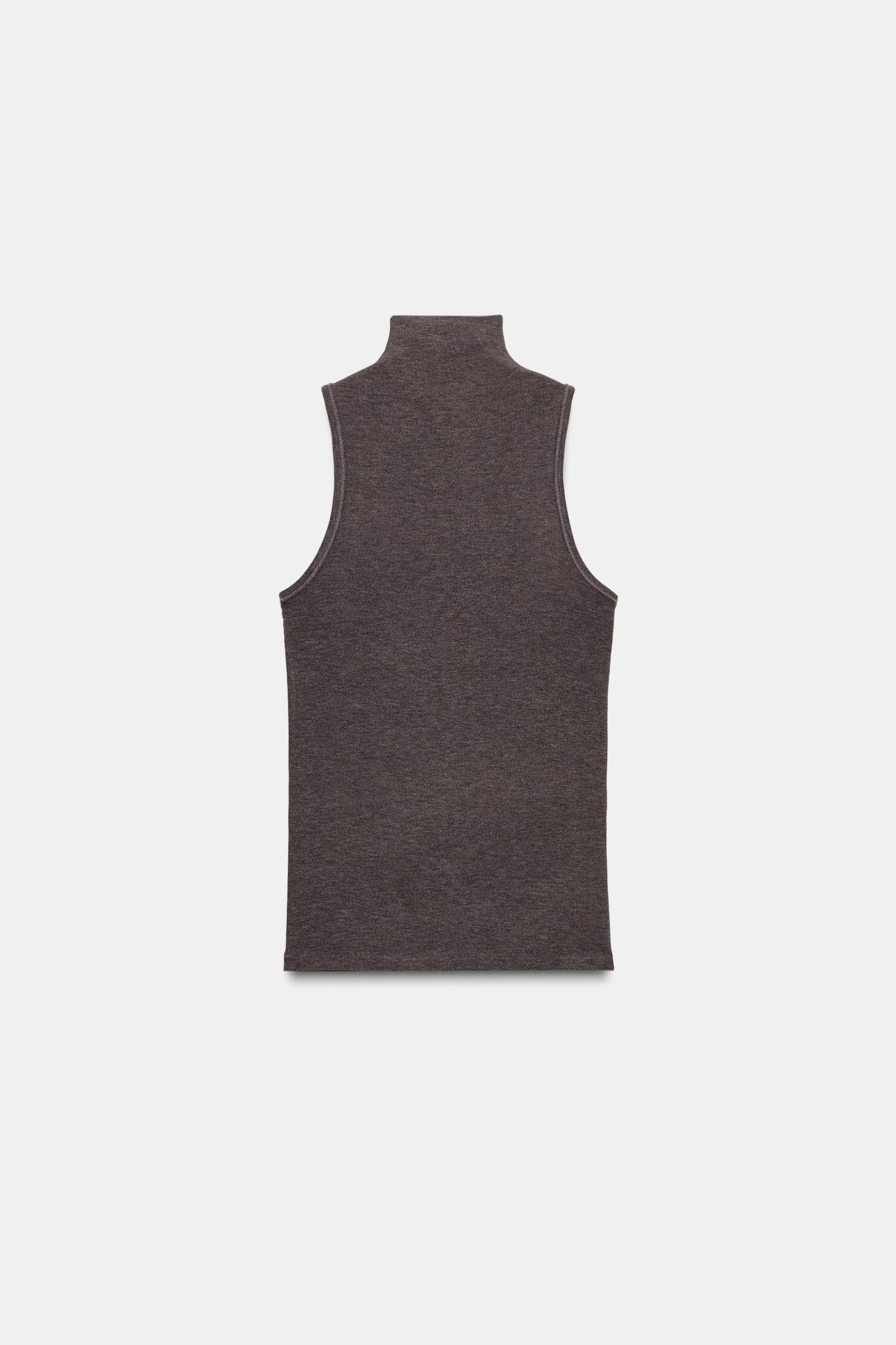 HIGH NECK SLEEVELESS TOP