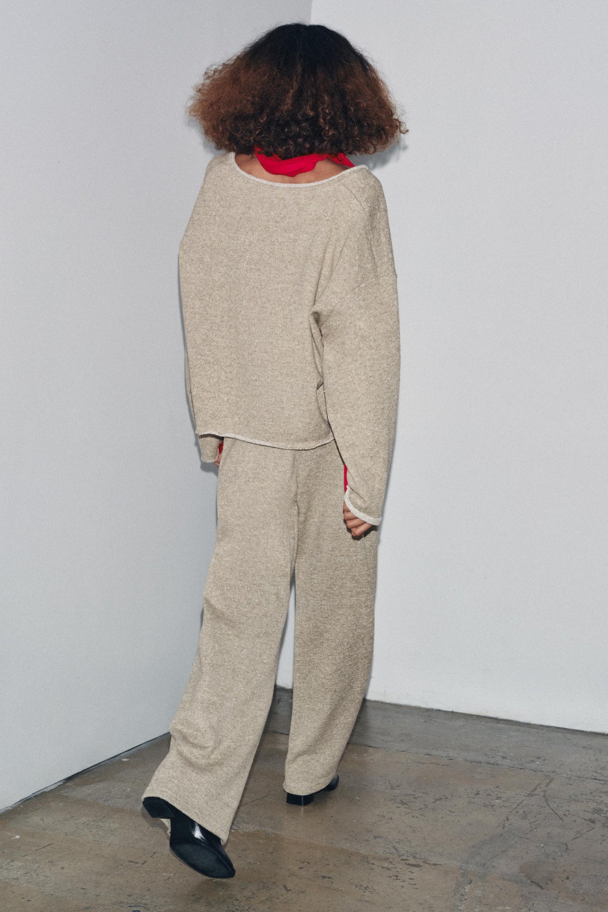 V-NECK RUSTIC SWEATSHIRT