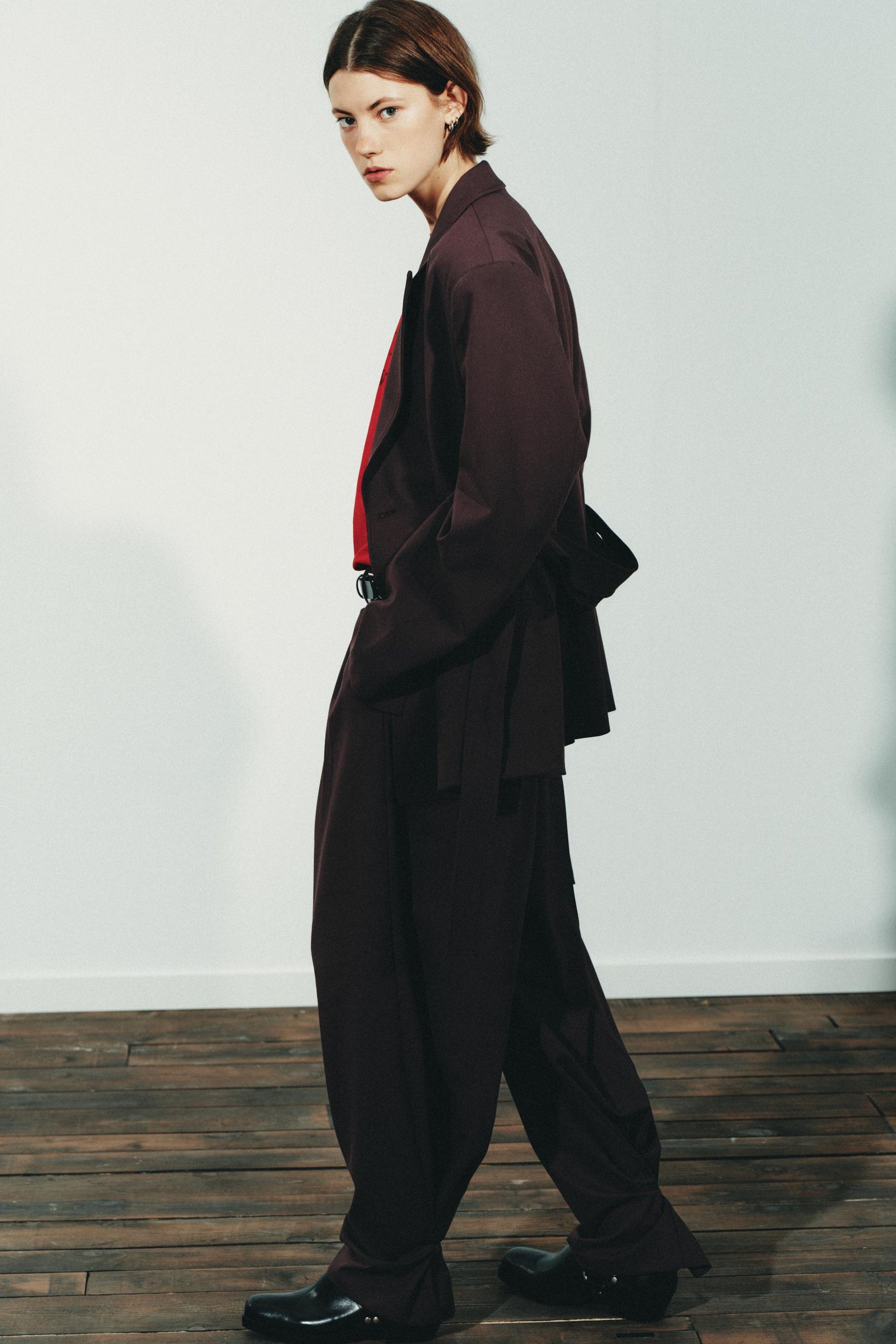 Pleated Trousers with Hem