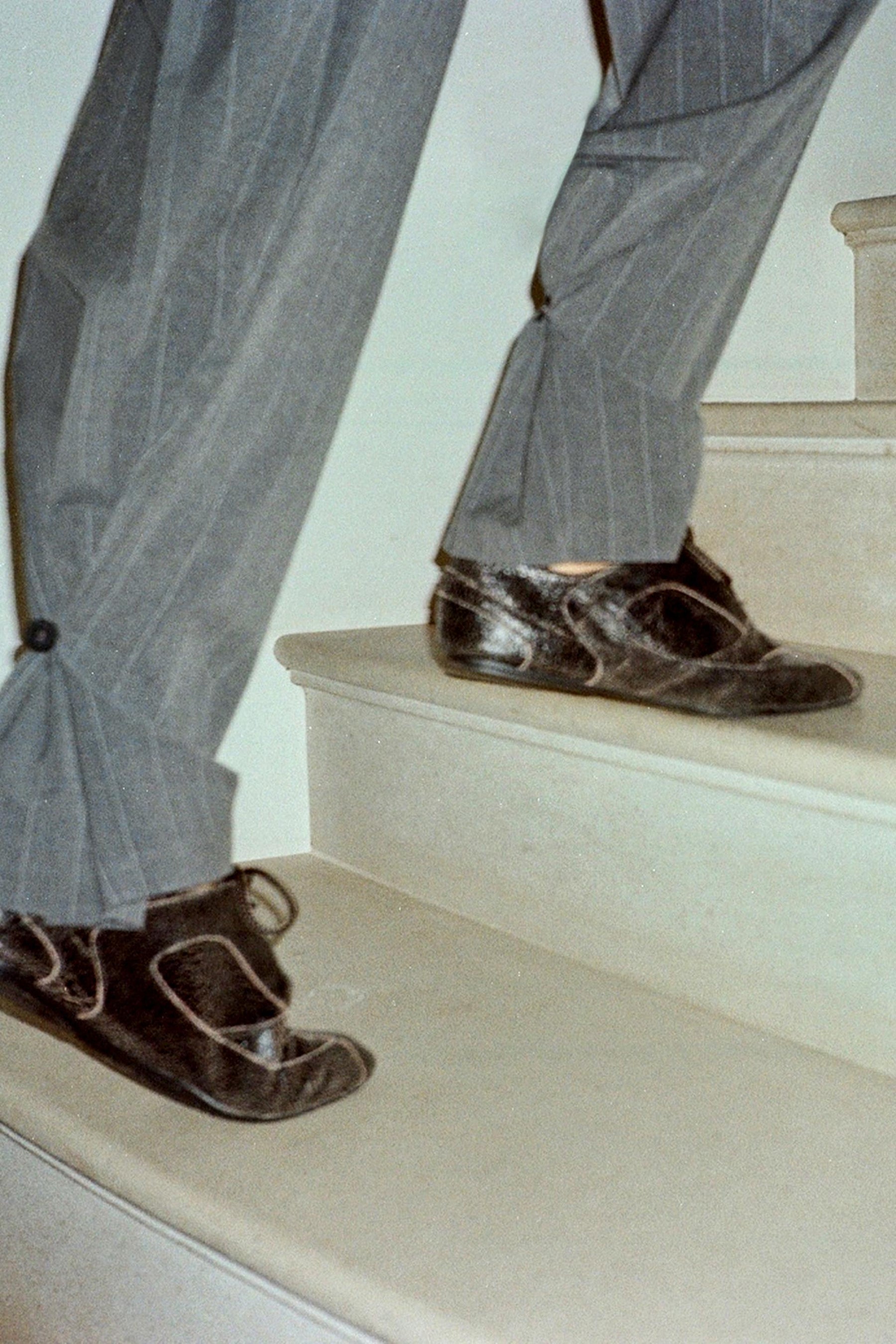 Pleated Button Hem Trousers