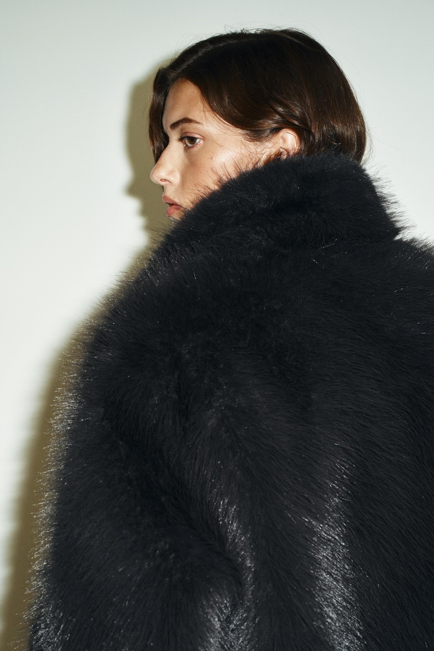 SHORT FAUX FUR COAT WITH TOGGLES - Image 4