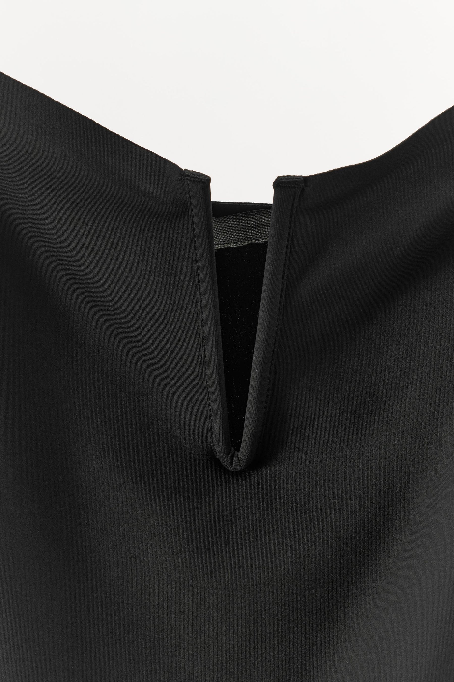 DRESS WITH METAL PIECE AND POLYAMIDE - Image 5