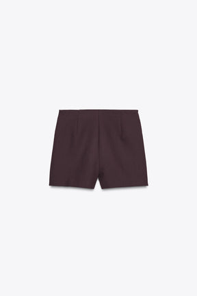 PLEATED CHAIN SHORTS