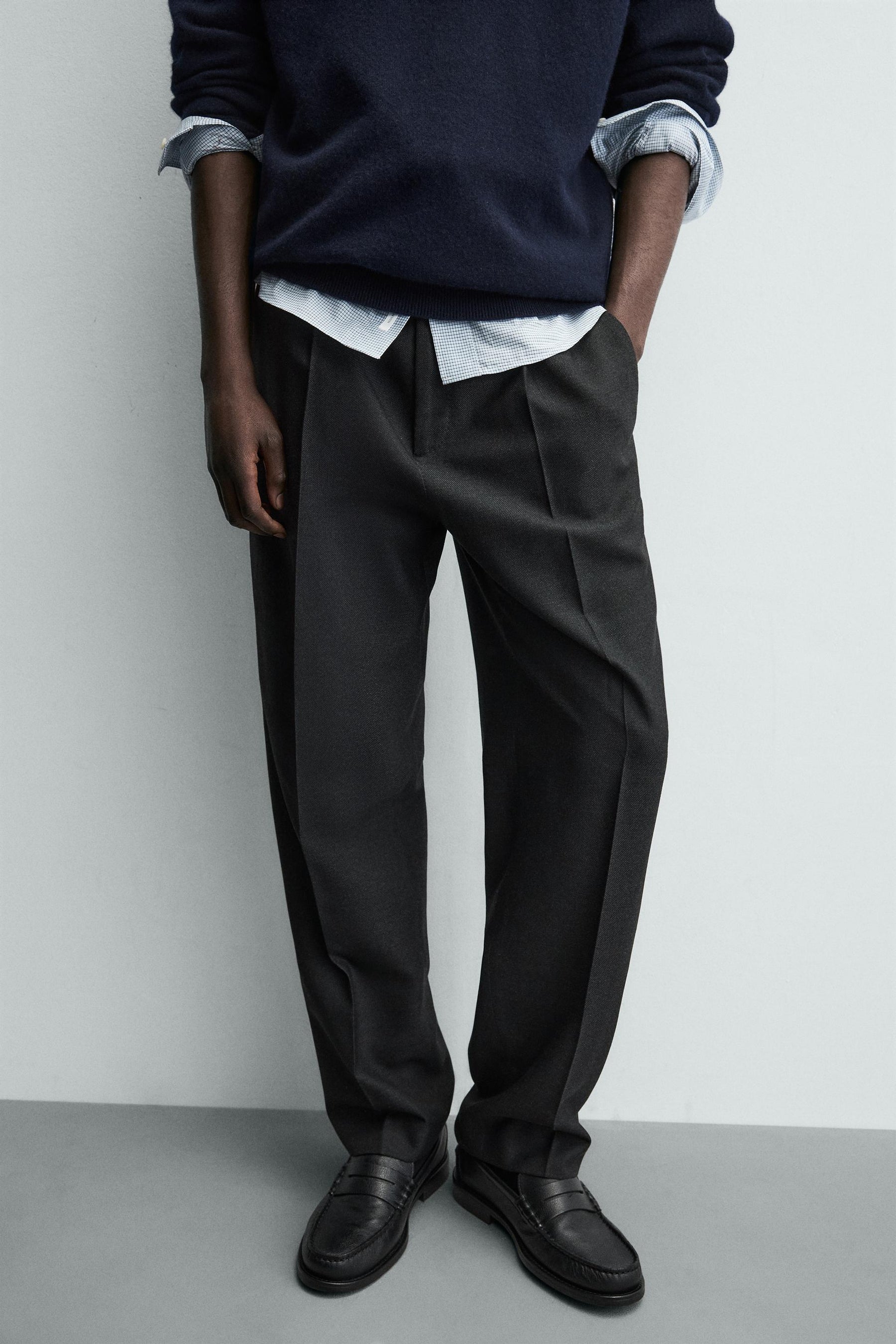 Pleated Regular Trousers