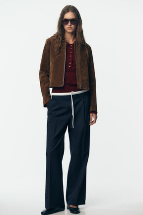 Wide-leg trousers with waistband.