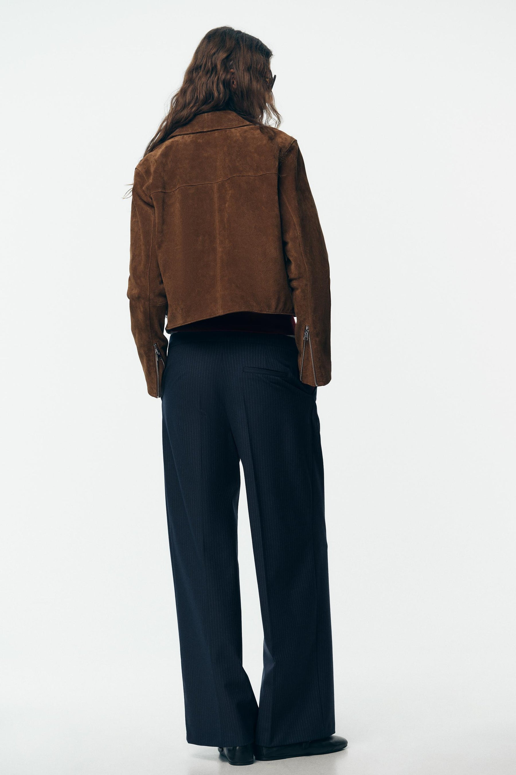 Wide-leg trousers with waistband.