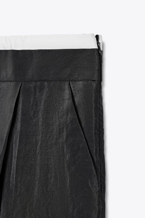 WIDE-LEG TROUSERS WITH WAIST