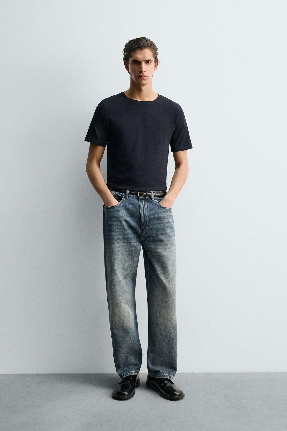 BASIC SLIM FIT T-SHIRT - Image 1