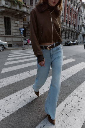 Wide-leg high-waist jeans