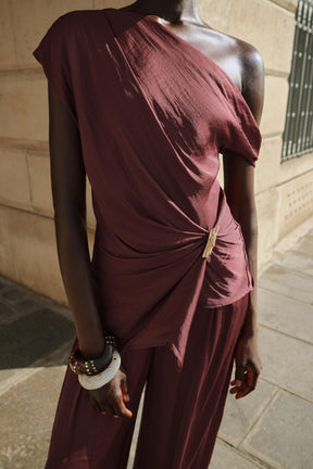 Asymmetric Hardware Top