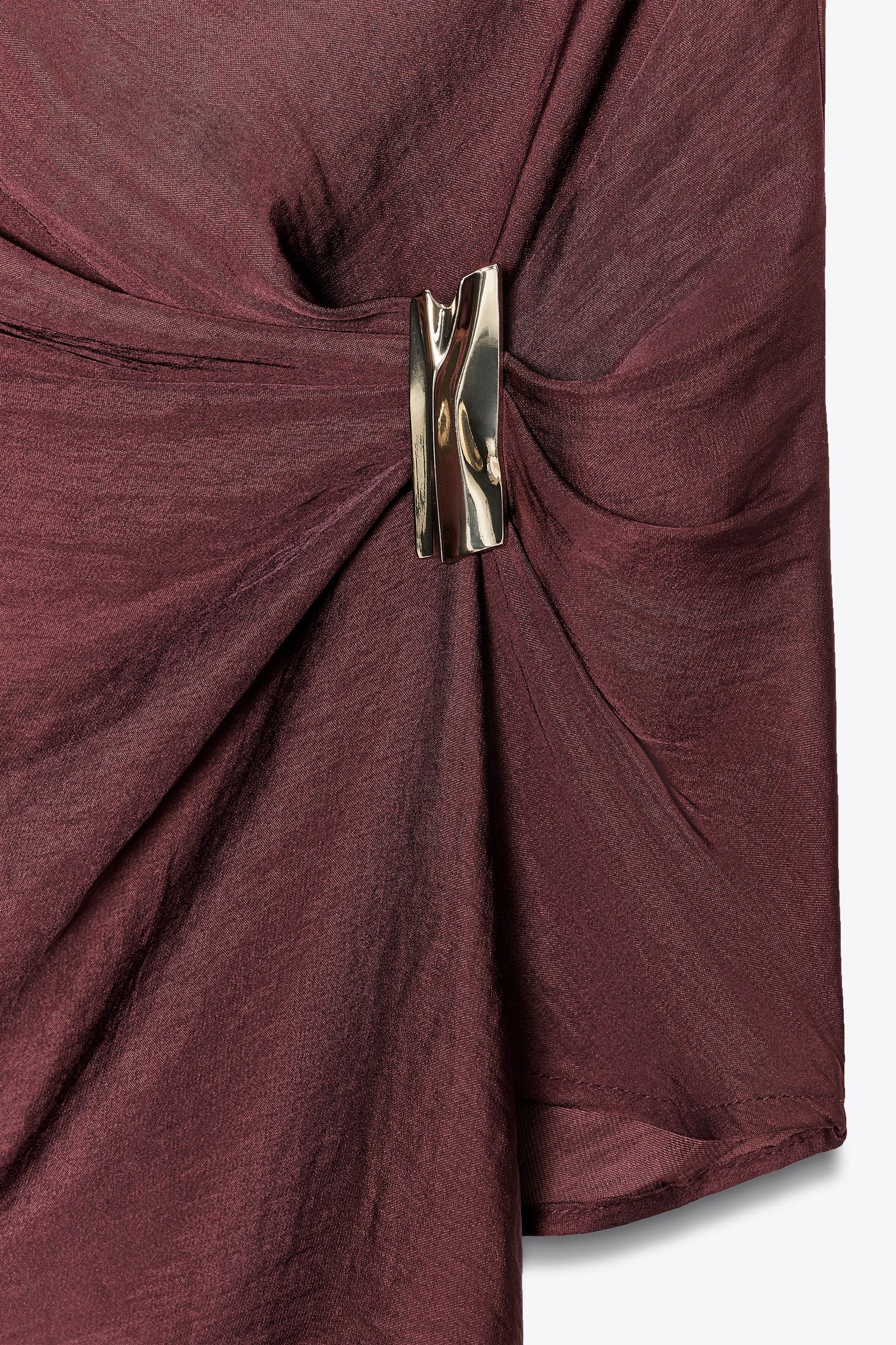 Asymmetric Hardware Top