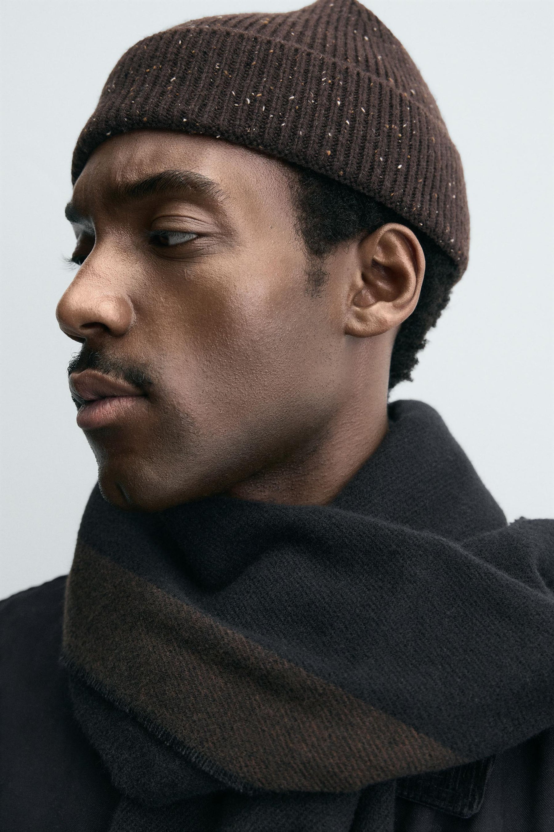 SHORT STRUCTURED BEANIE - Image 4