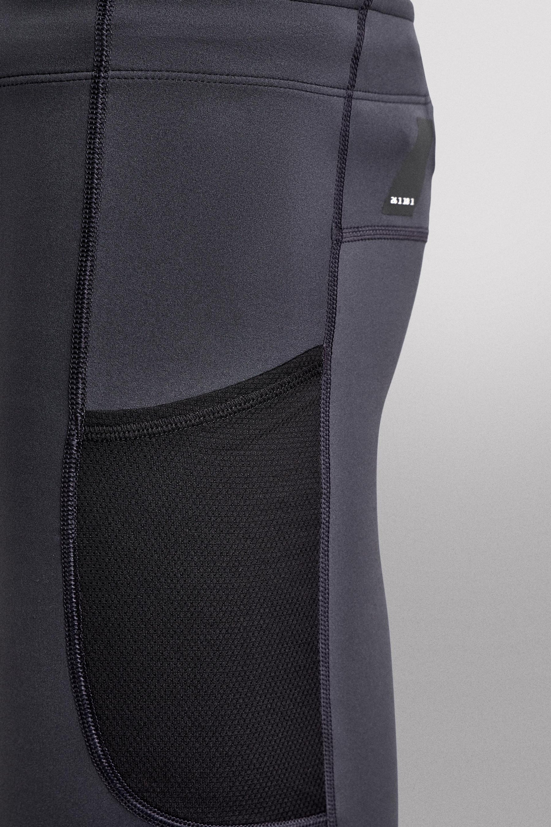 COMPRESSION RUNNING TIGHTS - Image 9