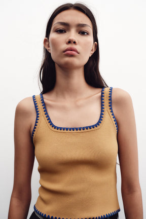KNIT TOP WITH CONTRAST EMBROIDERY - Image 2