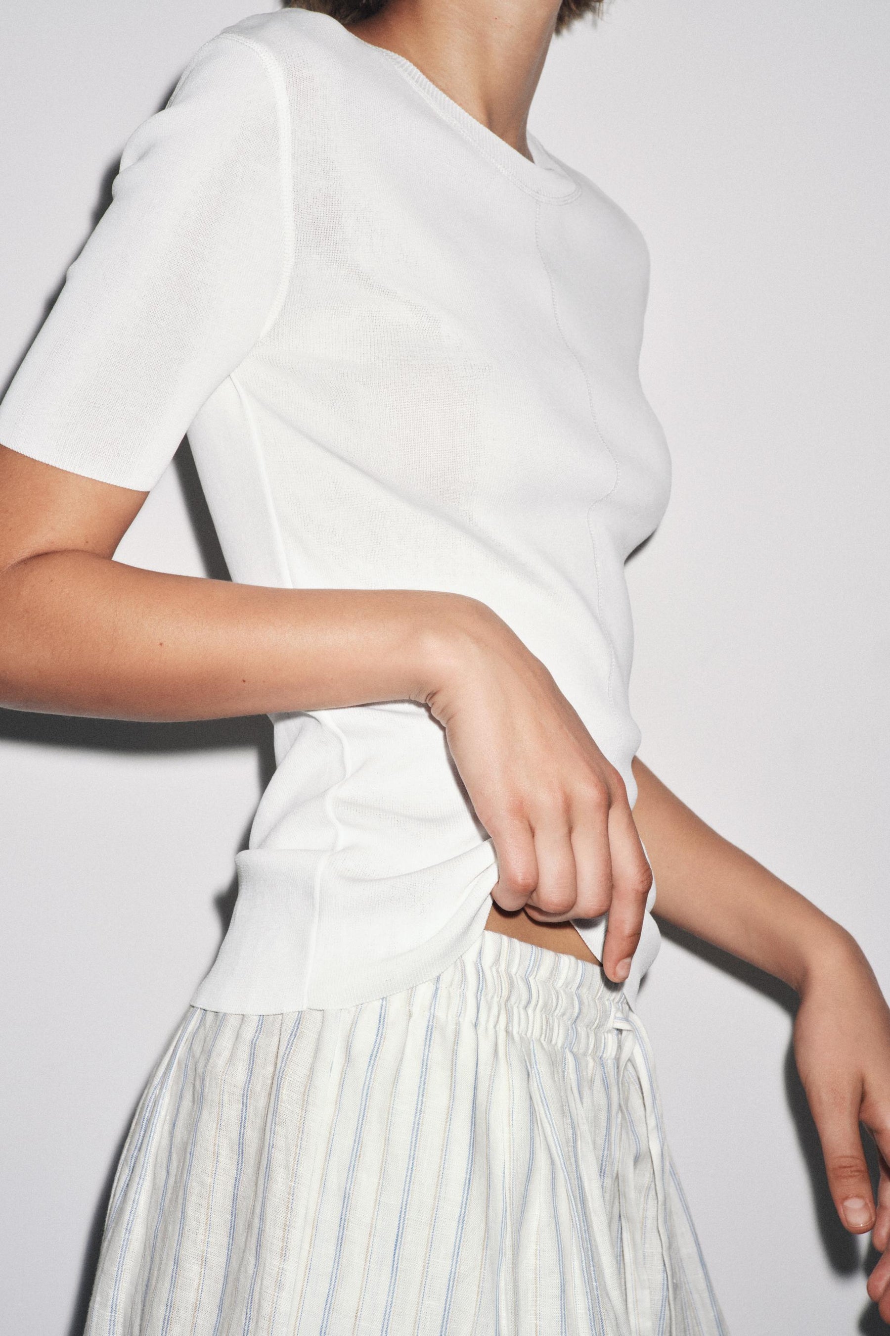 SHORT SLEEVE KNIT TOP - Image 4