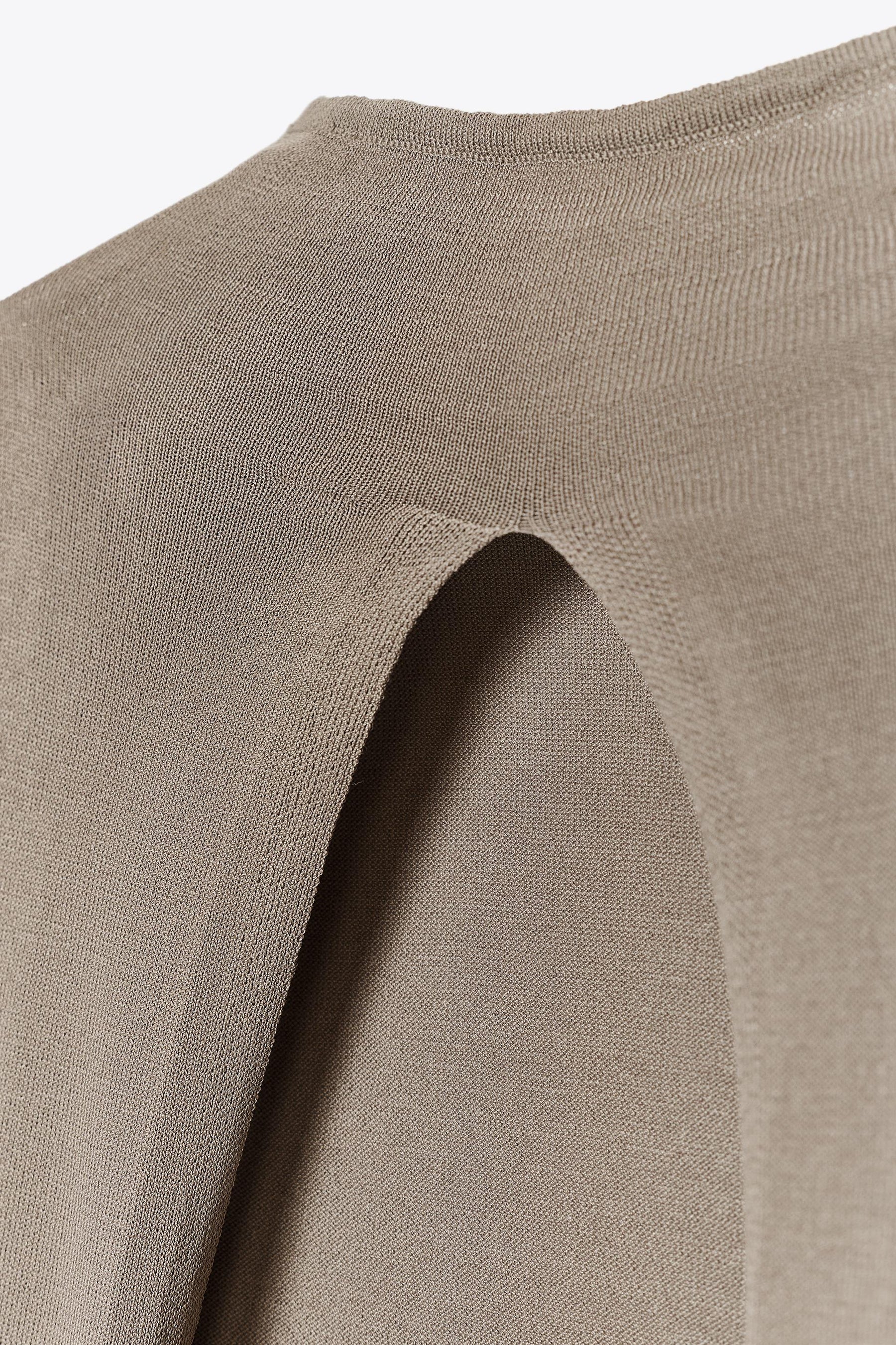 KNIT TOP WITH TIE BACK - Image 8