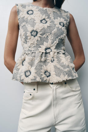FLORAL TEXTURED PEPLUM TOP - Image 4