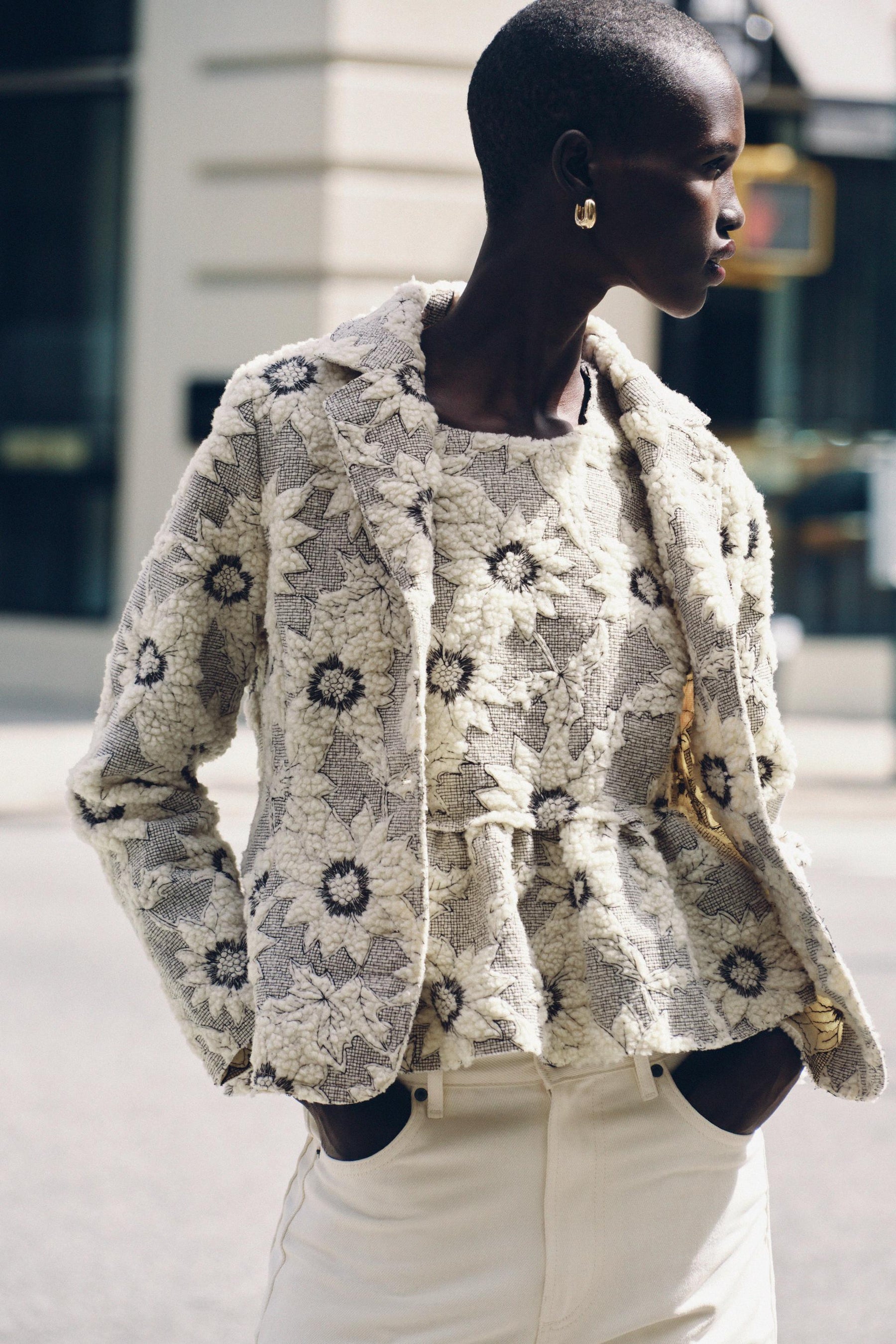 FLORAL TEXTURED BLAZER - Image 2