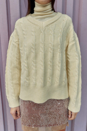 SOFT CABLE KNIT JUMPER - Image 5