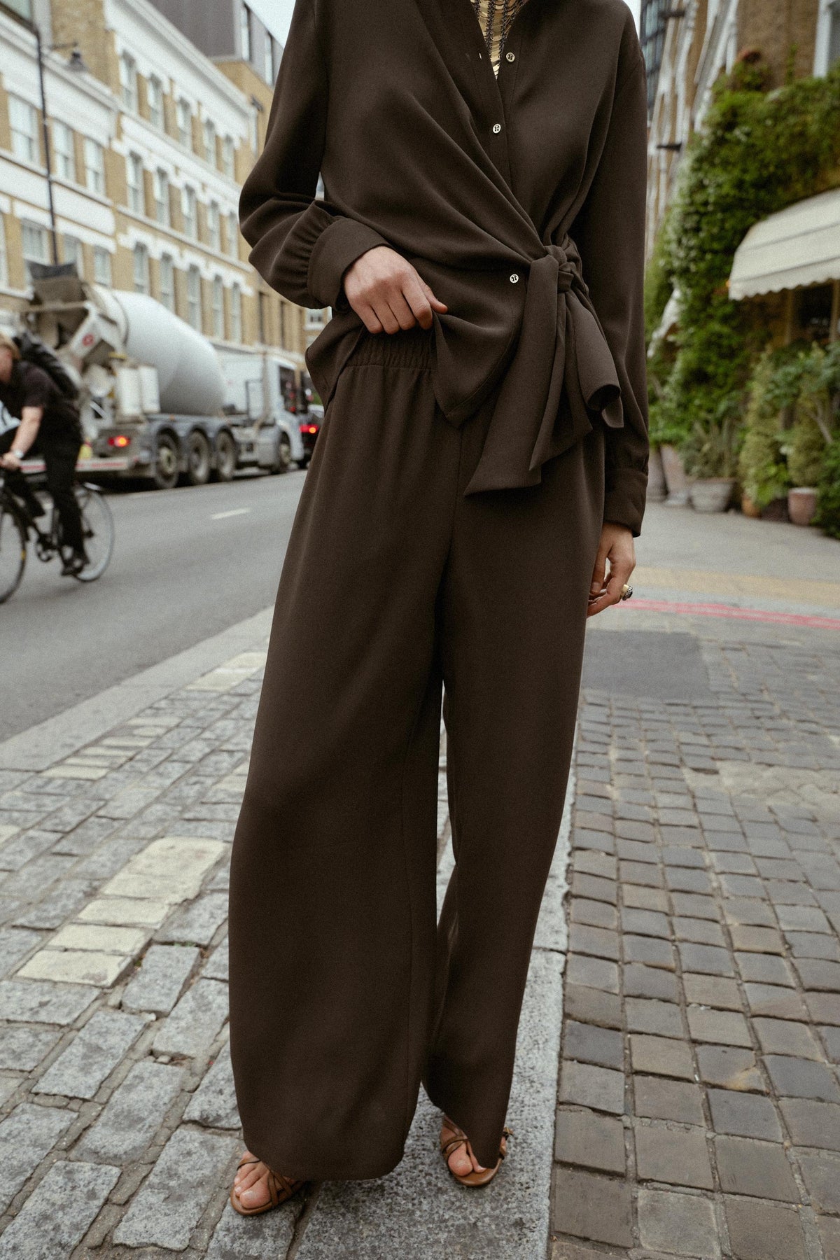 Wide-leg trousers