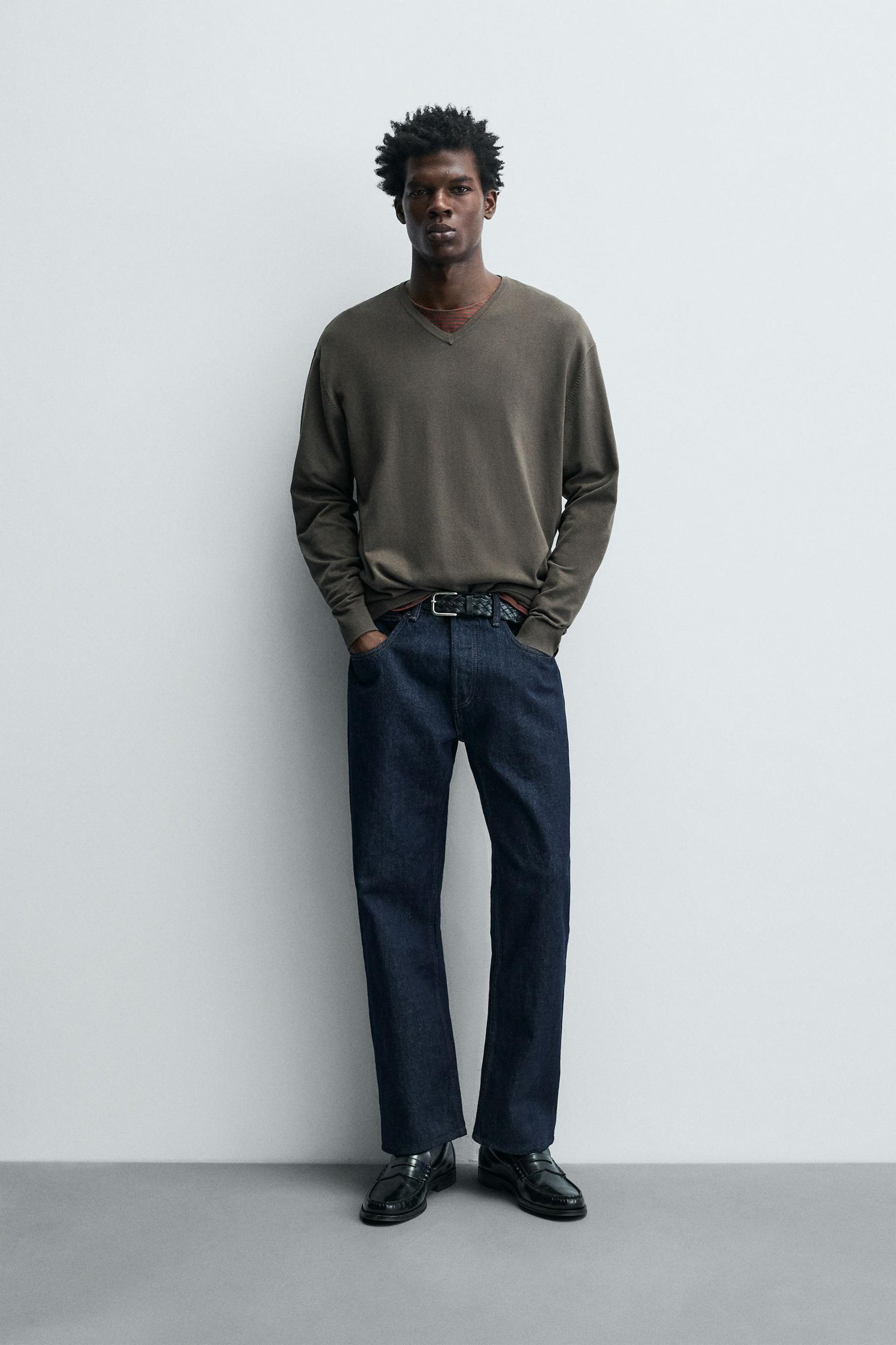 BASIC V-NECK SWEATER - Image 1