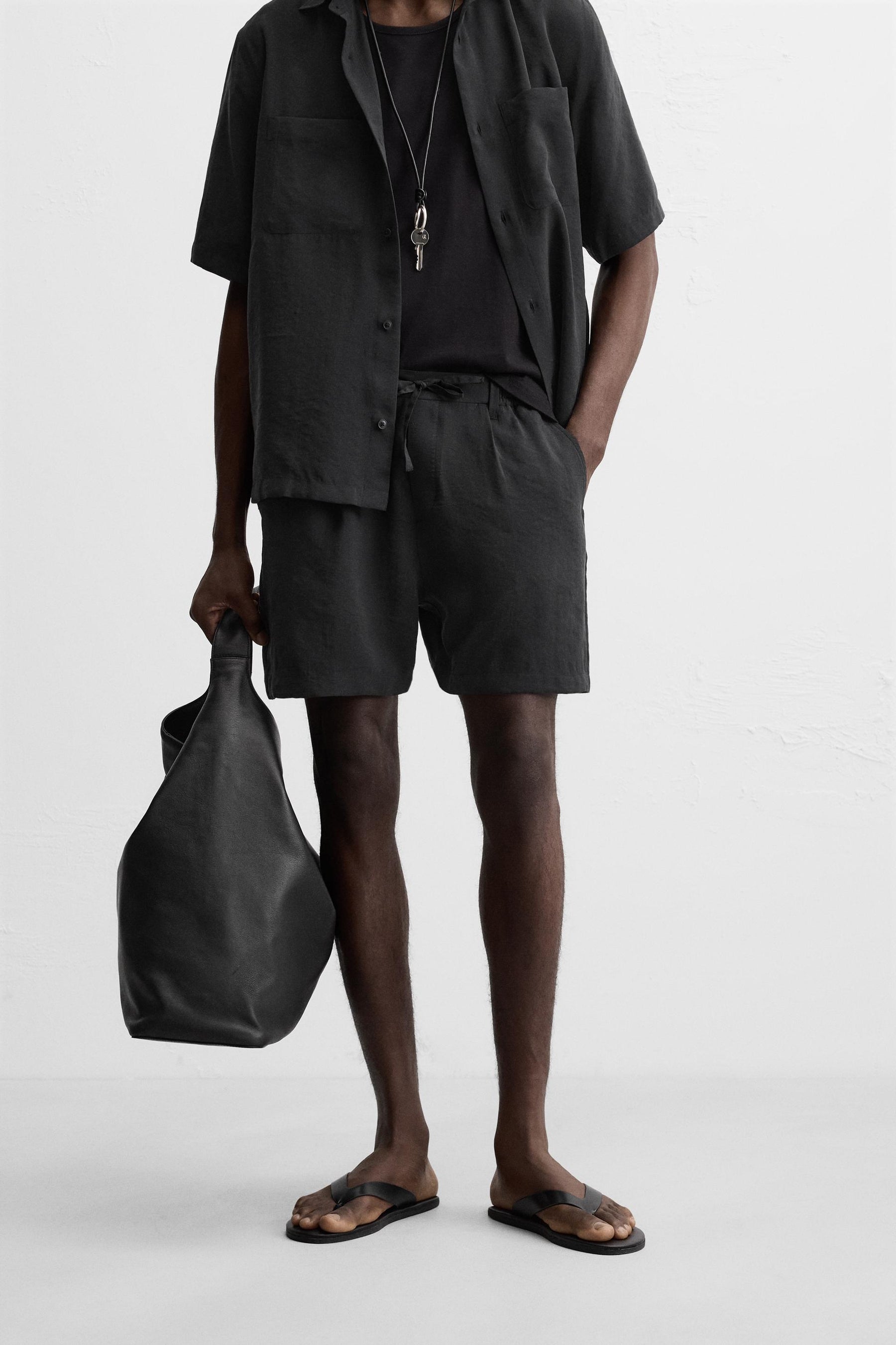 SHORT REGULAR FIT BERMUDA SHORTS - Image 2