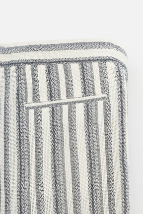 TEXTURED REGULAR FIT BERMUDA SHORTS - Image 9