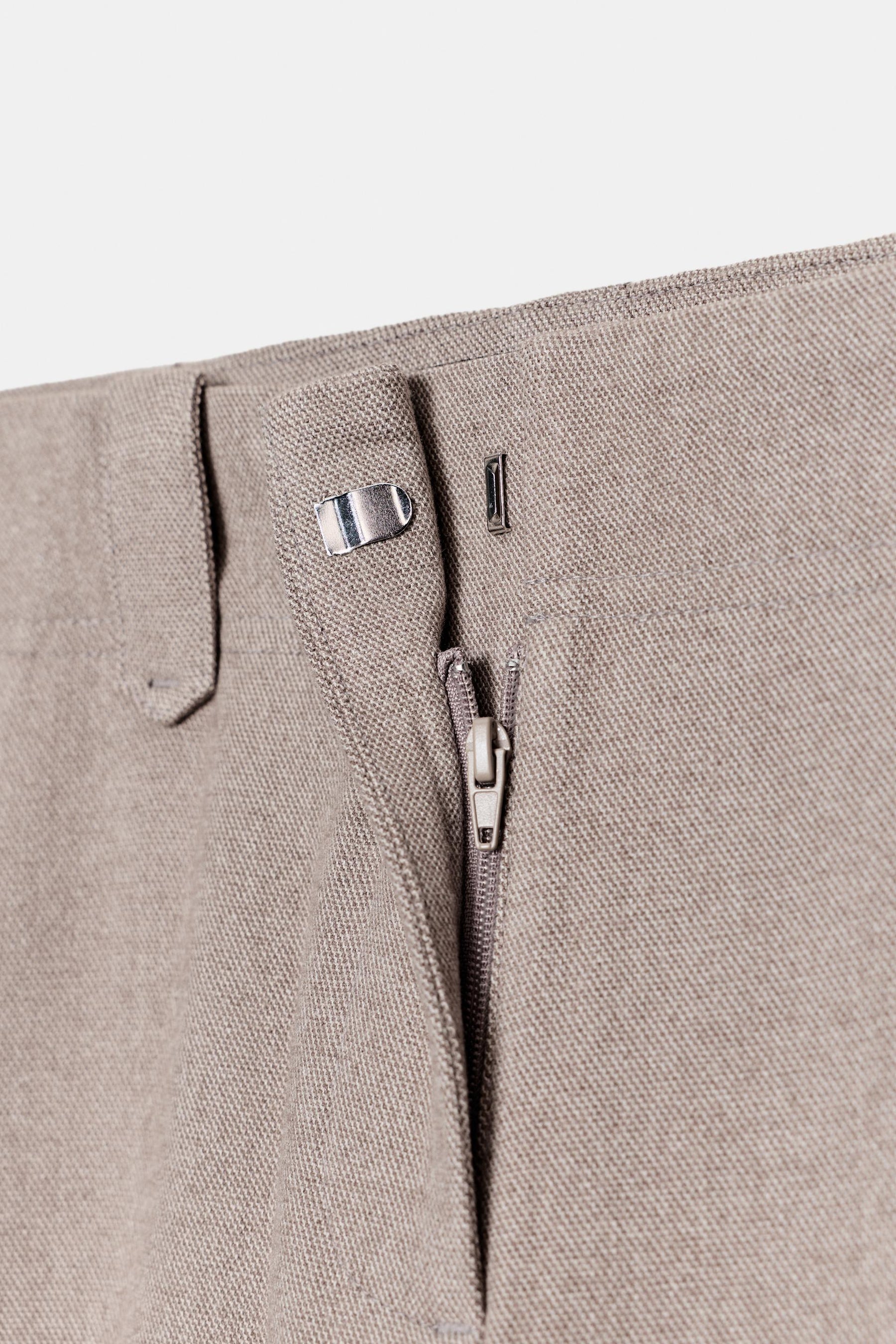 Straight-leg trousers