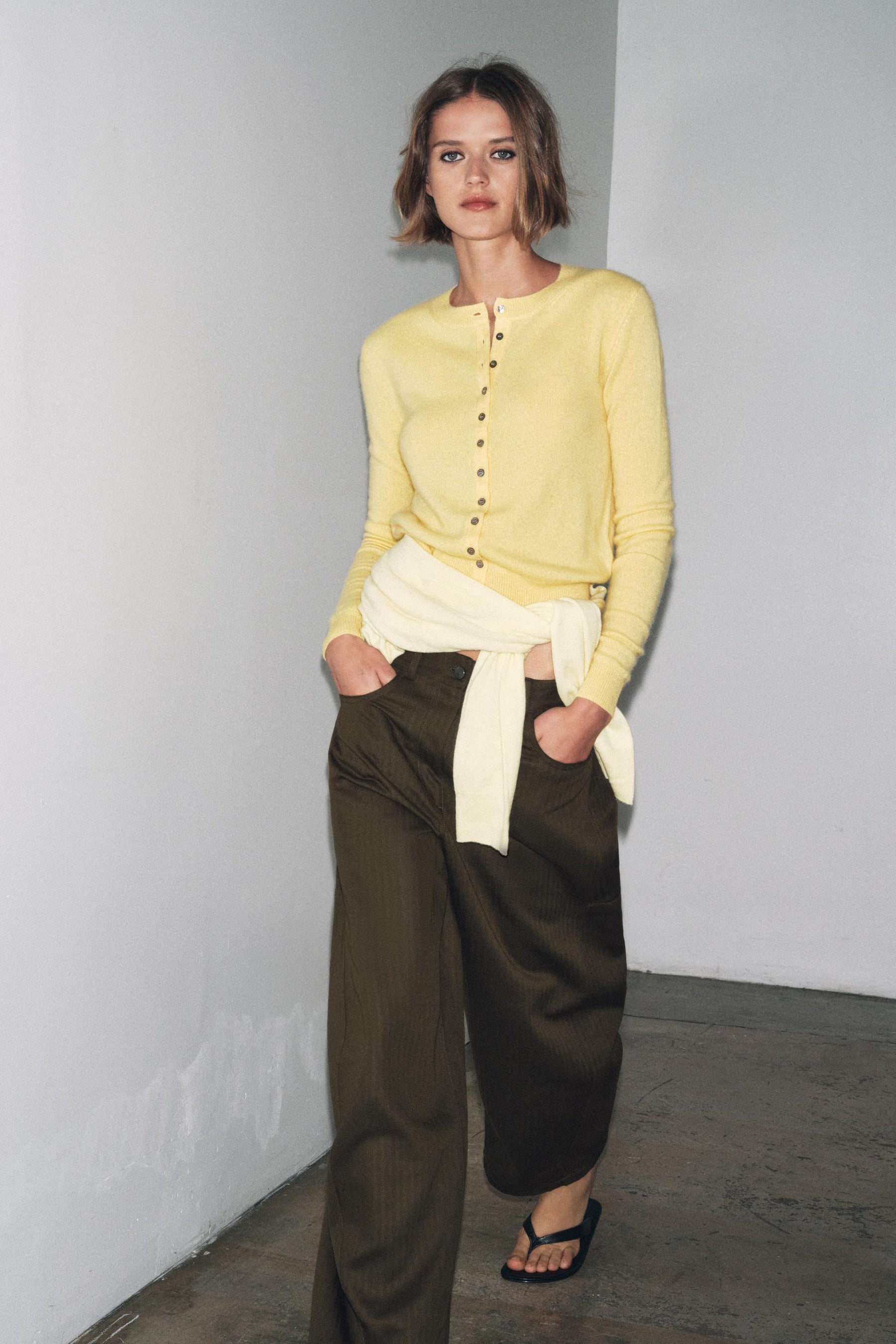 CASHMERE BUTTONED CARDIGAN